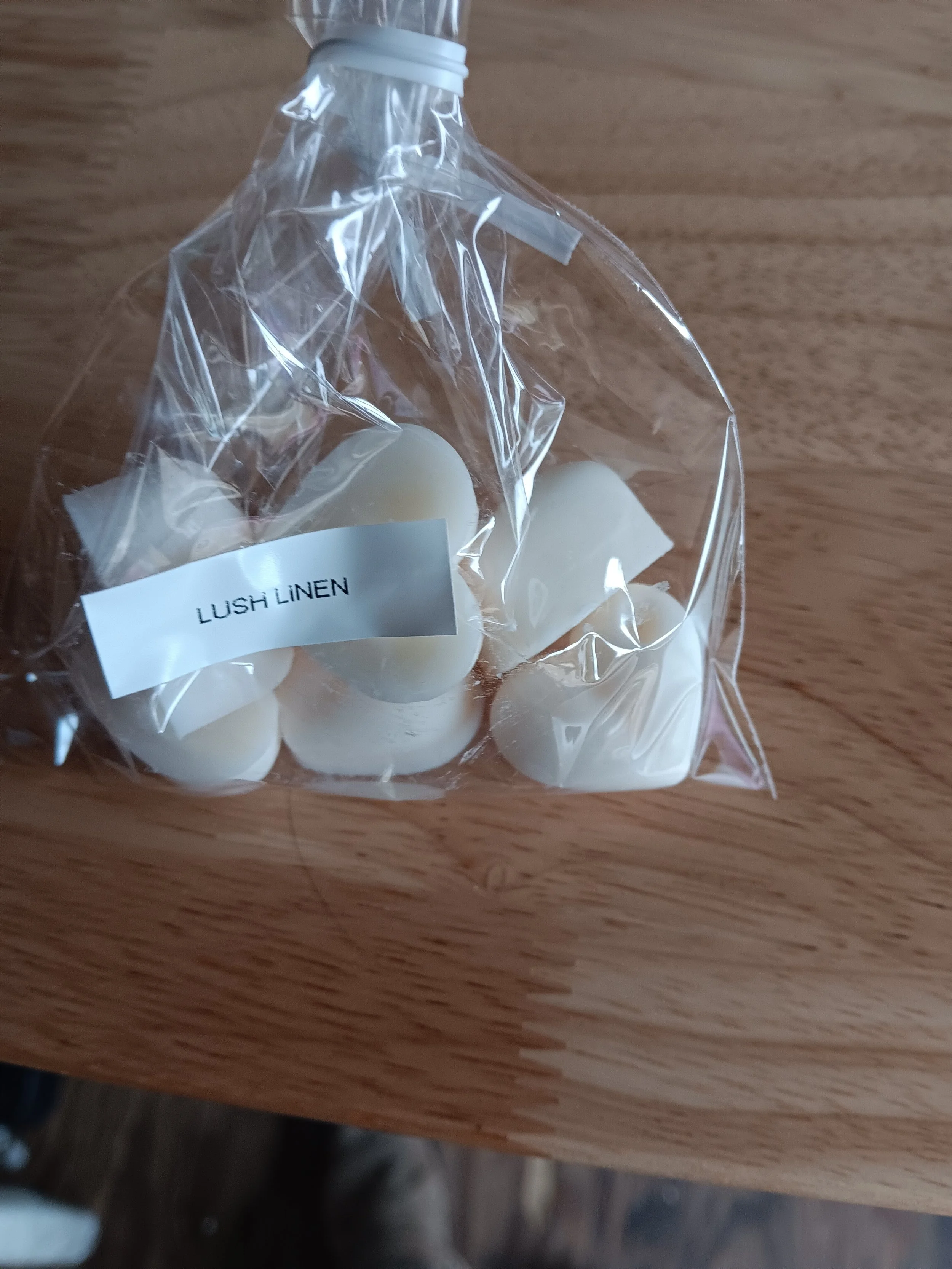 Lush Linen Wax Melts 6 pack