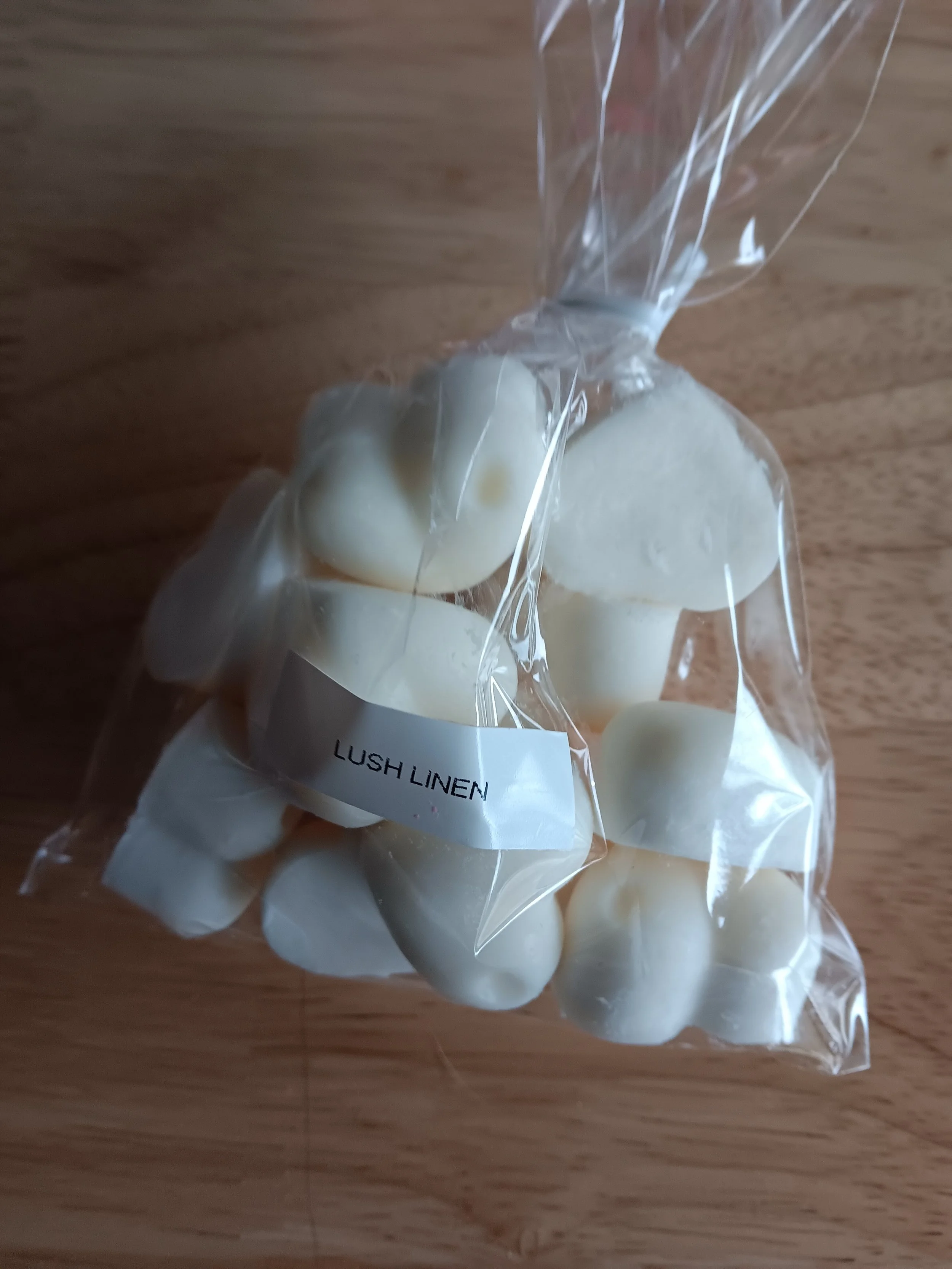 Lush Linen Wax Melts 12 pack