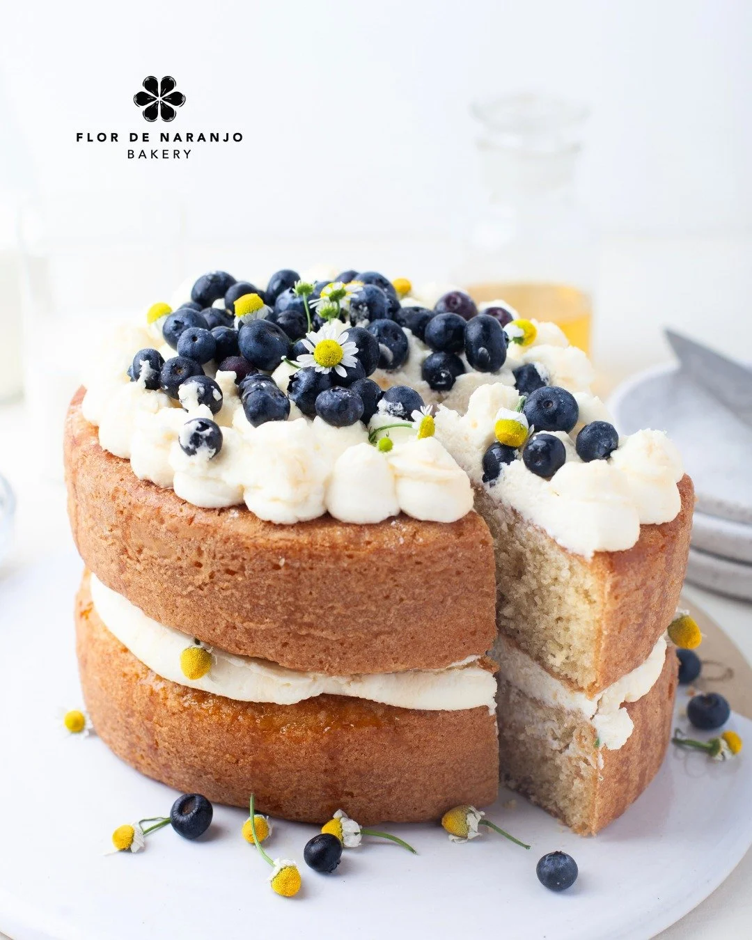 Postres con amor, ingredientes frescos y ese toque especial de temporada que tanto me encanta. 🫐🌼

Dulzura que abraza.