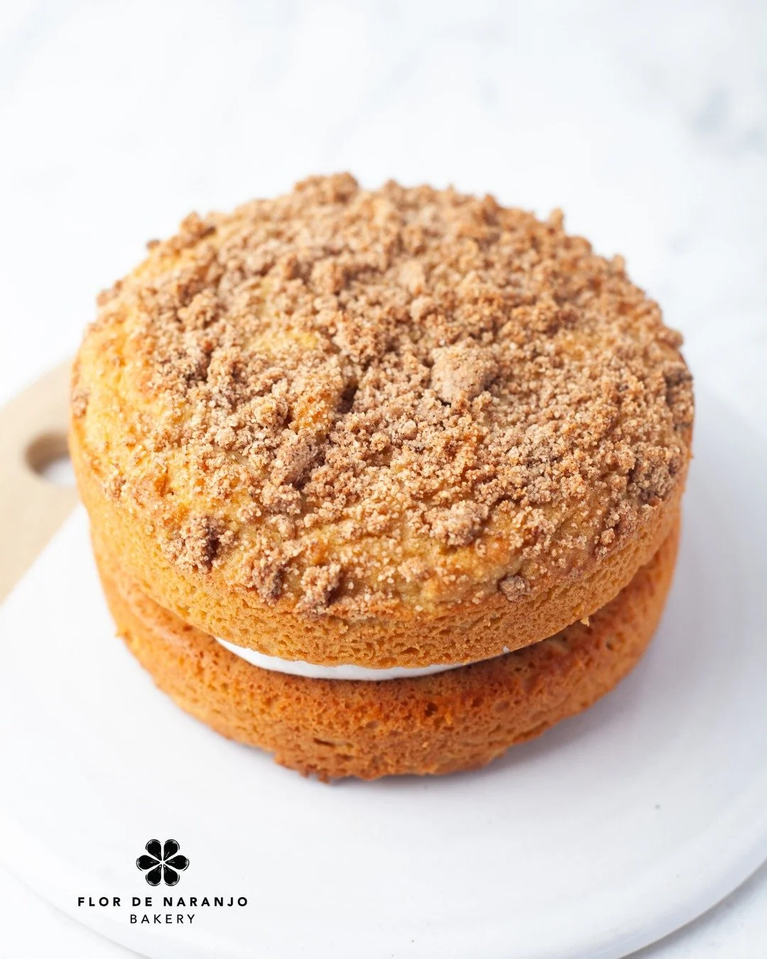 &iquest;Buscas una opci&oacute;n sin gluten? 💛✨
En Flor de Naranjo Bakery preparamos postres especiales bajo pedido usando harinas alternativas como almendra, avena certificada o mezclas sin gluten, siempre cuidando la calidad y el sabor que nos car