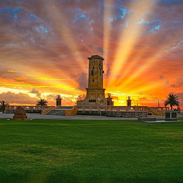 Anzac Day in Fremantle 🙌

Dawn Service: 5:50am - 6:30am
North Fremantle Service: 9am - 9:30am
Anzac Day March: 10:15am - 10:45am 
Poppy Display &amp; Workshops: 9:30am - 11:30am 

@cityoffremantle #thisisfremantle #freochamber #fremantle #anzac #anz