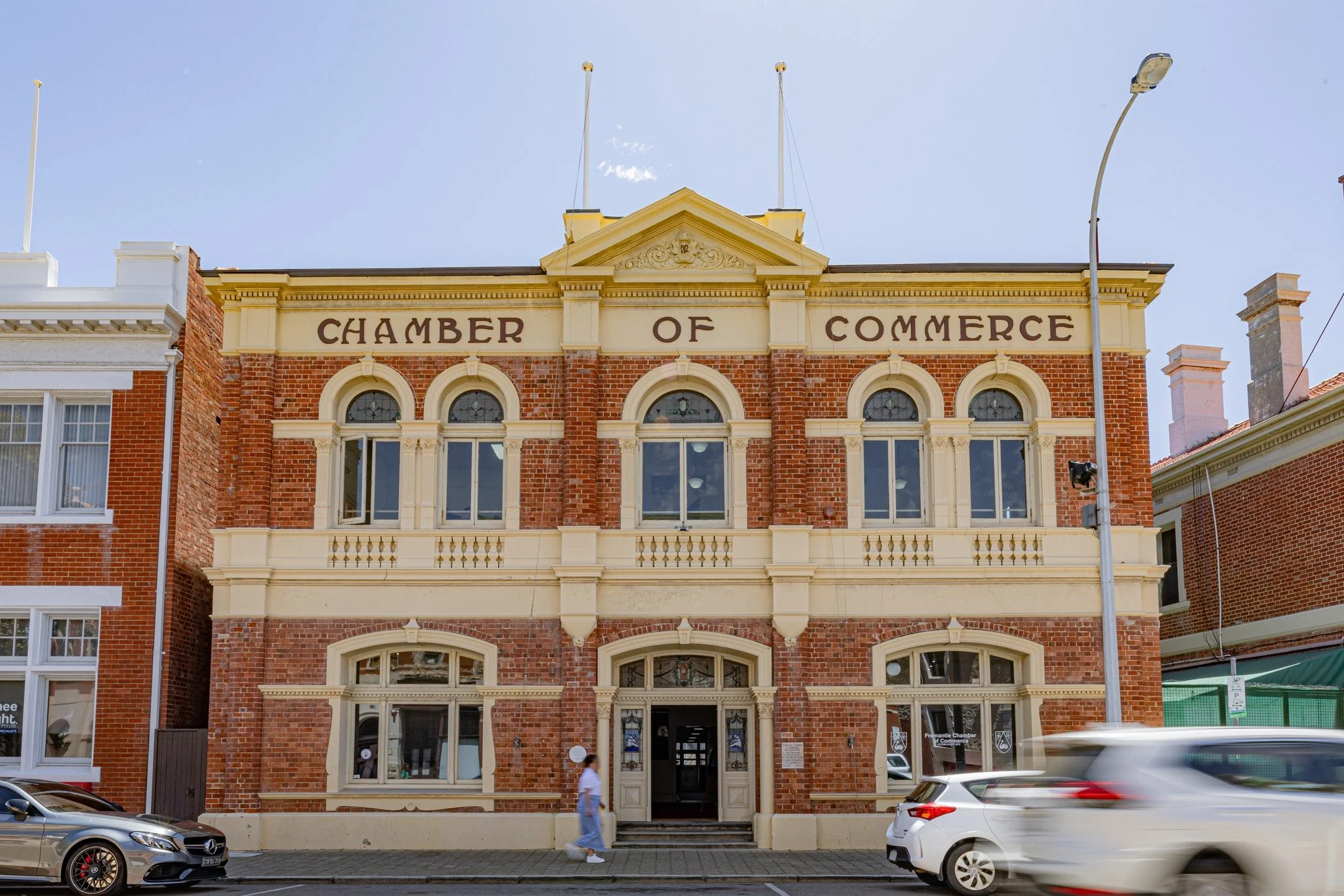 Step into history while you host your next meeting ✨
Our Fremantle Chamber of Commerce boardroom is available for bookings.🏛️
Perfect for board meetings, strategy sessions, workshops or presentations, this unique space blends heritage atmosphere wit