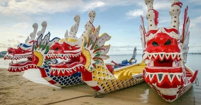 🔥🐉 Fire Horse energy is coming to Fremantle🔥🐉 
The Western Australian Dragon Boat Festival hits @fremantlefishingboatharbour on Sunday 8 March, bringing elite racing, pounding drums &amp; the transformation of the Fremantle waterfront into an are