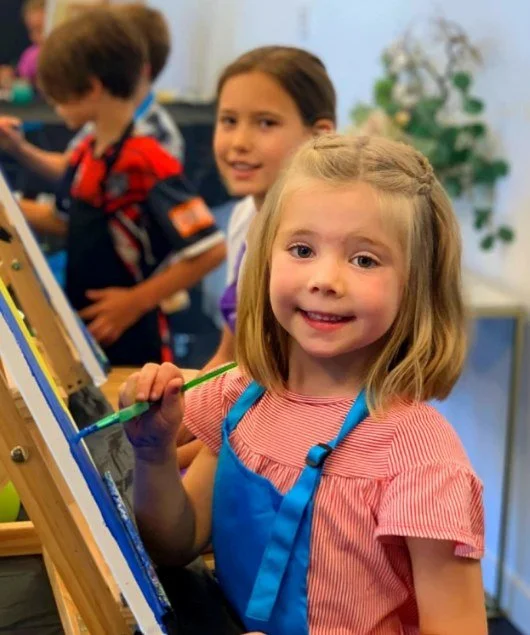 Make it a day in Fremantle these school holidays 🎨🐱
Join a kids painting session at @fridassipnpaintfremantle where your little one can take home their very own masterpiece!
Fun, easy &amp; perfect for families. Head to @fridassipnpaintfremantle to