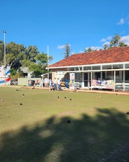Your Winter weekend plans = sorted at @northfreobowlo✔️
🍜 Food trucks on Friday nights &amp; Sunday arvos
🏉 AFL live on the big screen
🌿 Sunday social bowls from 2pm
Plus, big events are on the way at the North Fremantle Bowling Club, including Hi