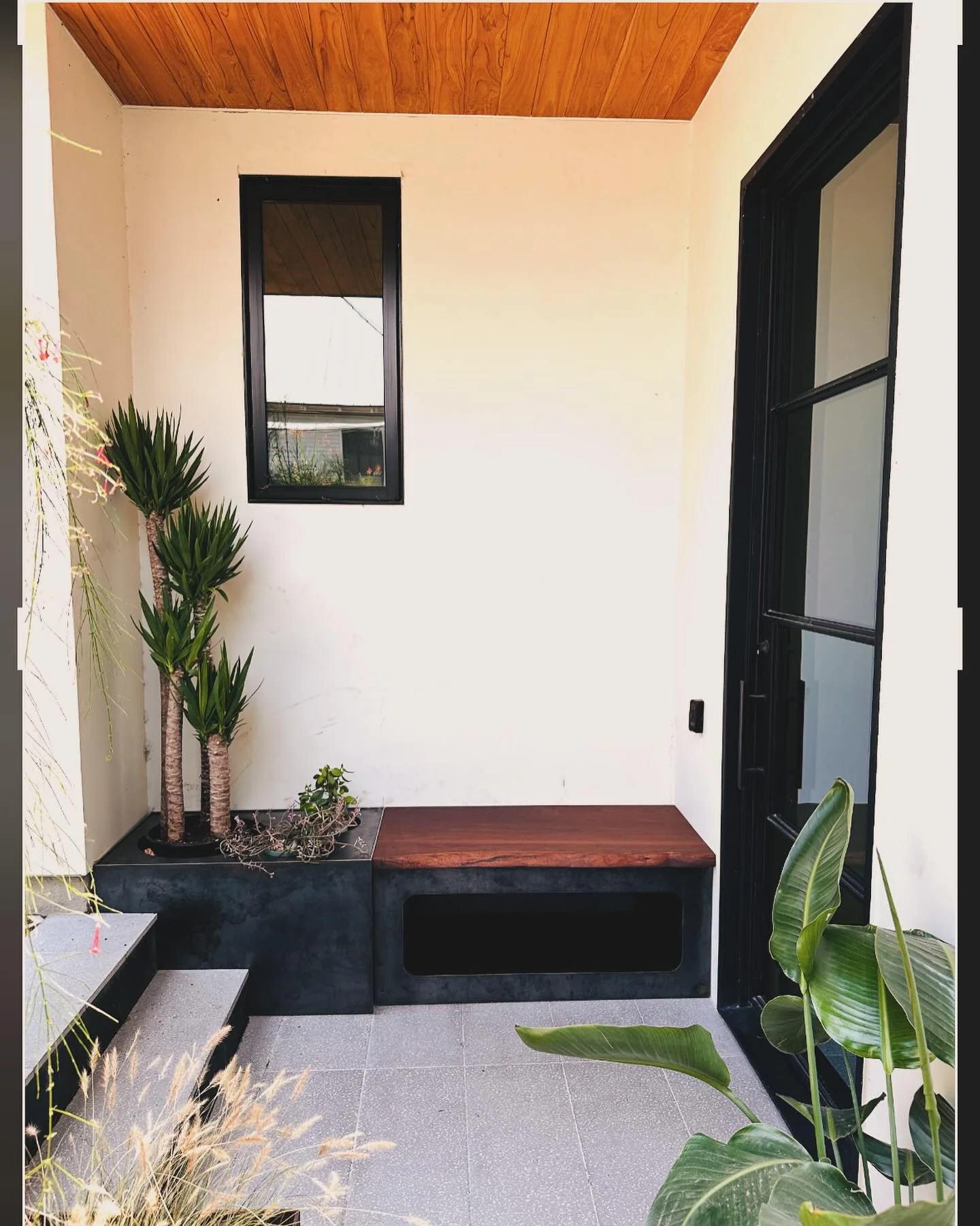 Custom planter bench success!  #austinmodernhometour #designbuilding #fabrication #woodwork #planter #planterbox #ipe #design #plasmacnc