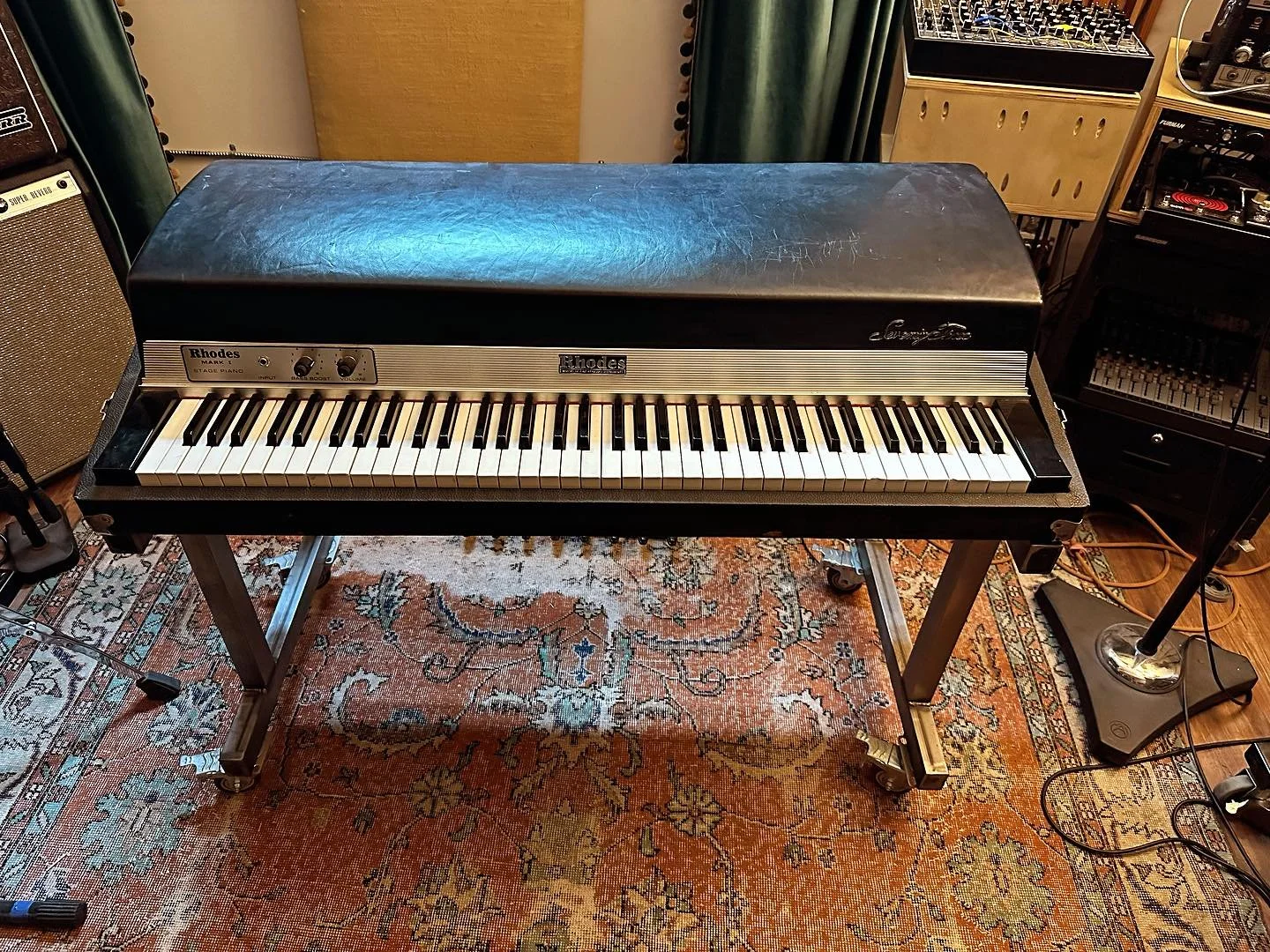 Rebuilt this 70s Rhodes with some new rack and rolling stand features.