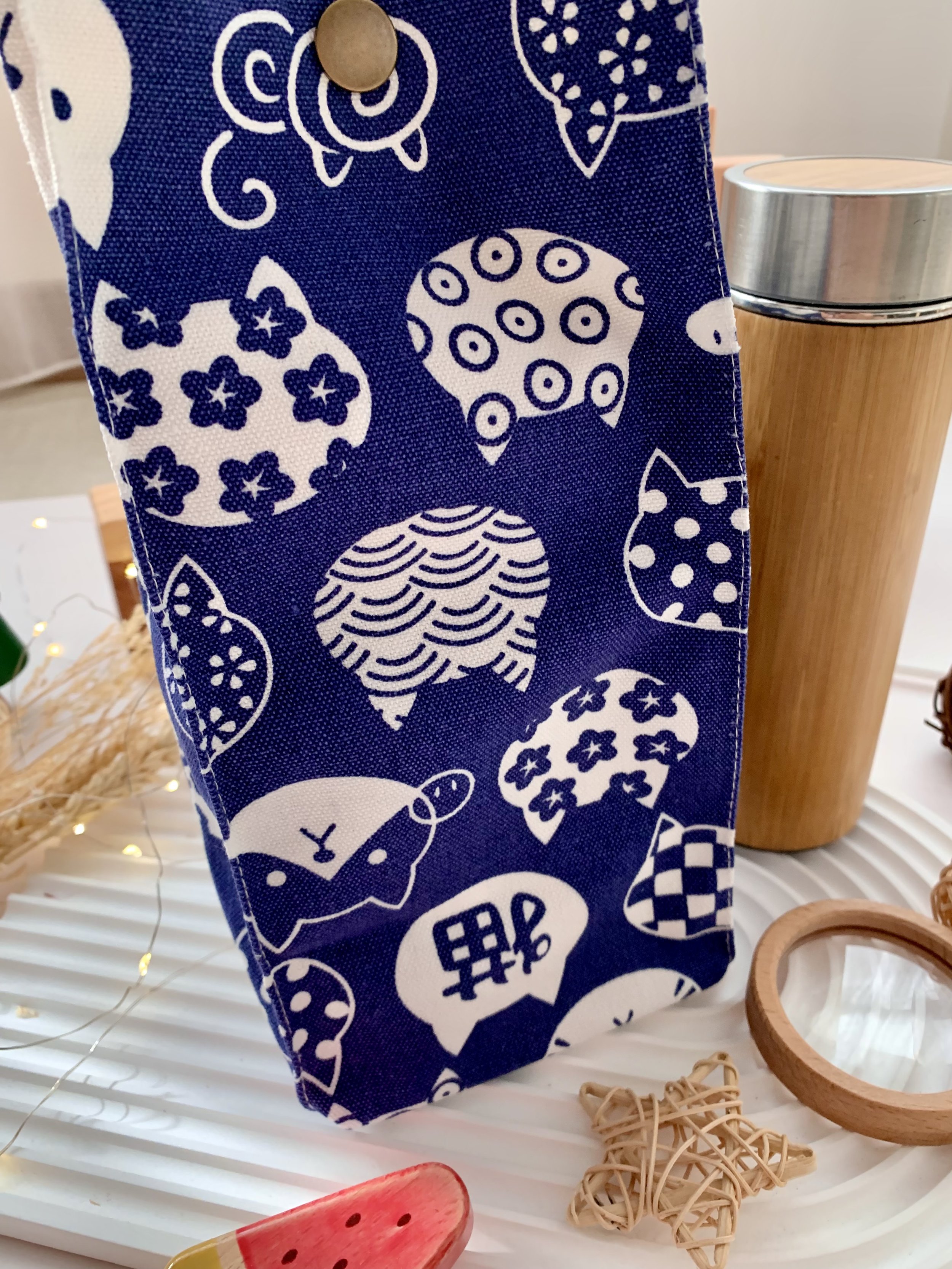 Genboku Water Bottle Carrier Playful Cats