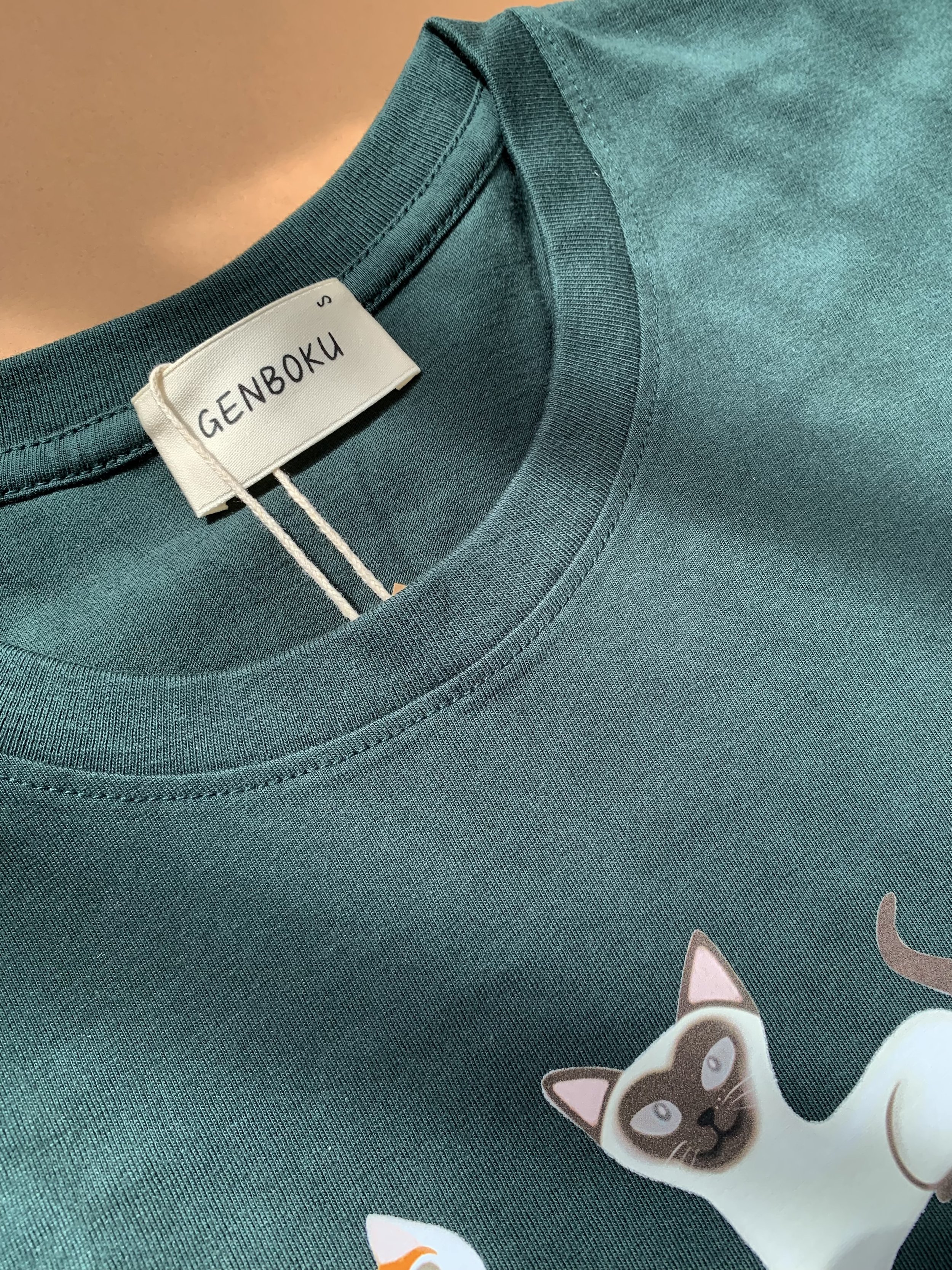 GENBOKU UNISEX COTTON TEE SMART CATS