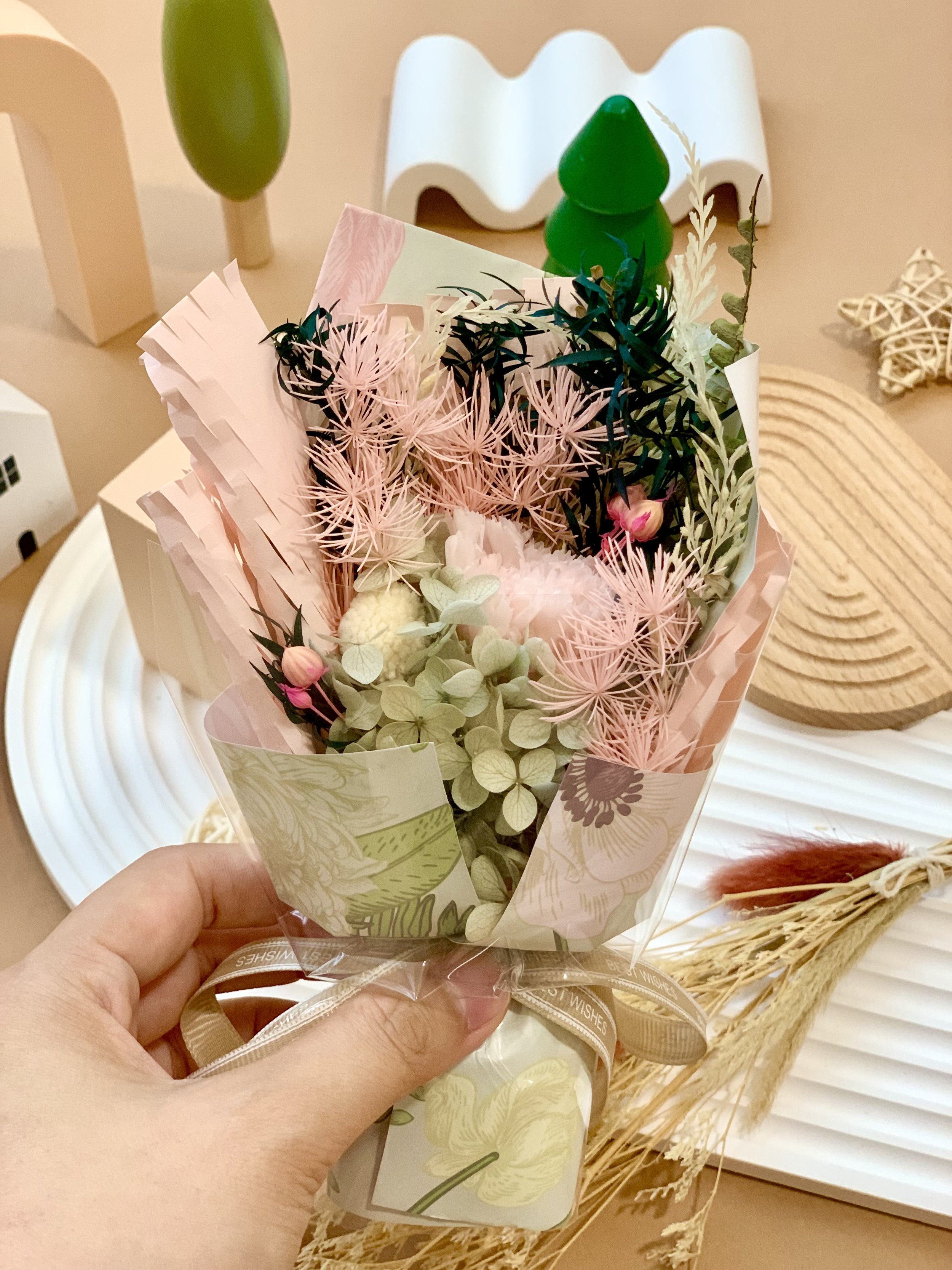 Wonderwoman Flower Bouquet
