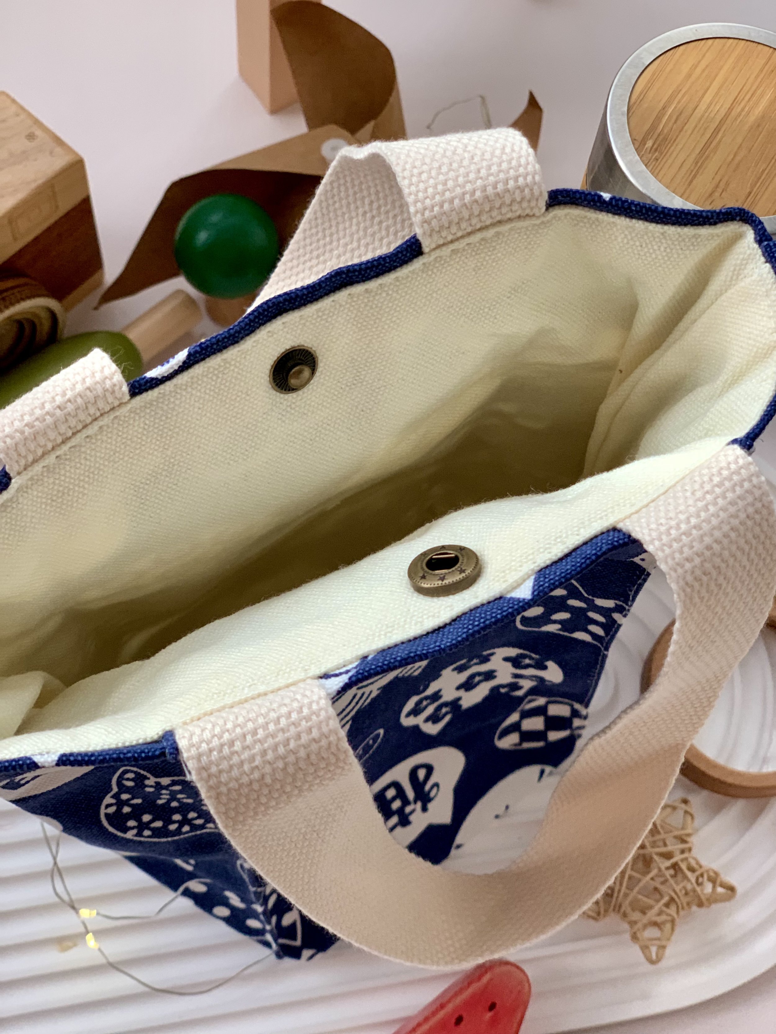 Genboku Water Bottle Carrier Playful Cats