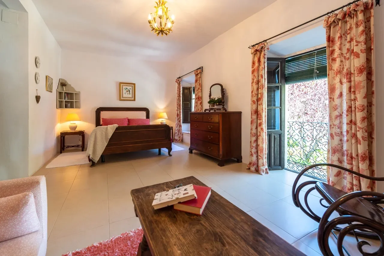 bedroom 02.webp