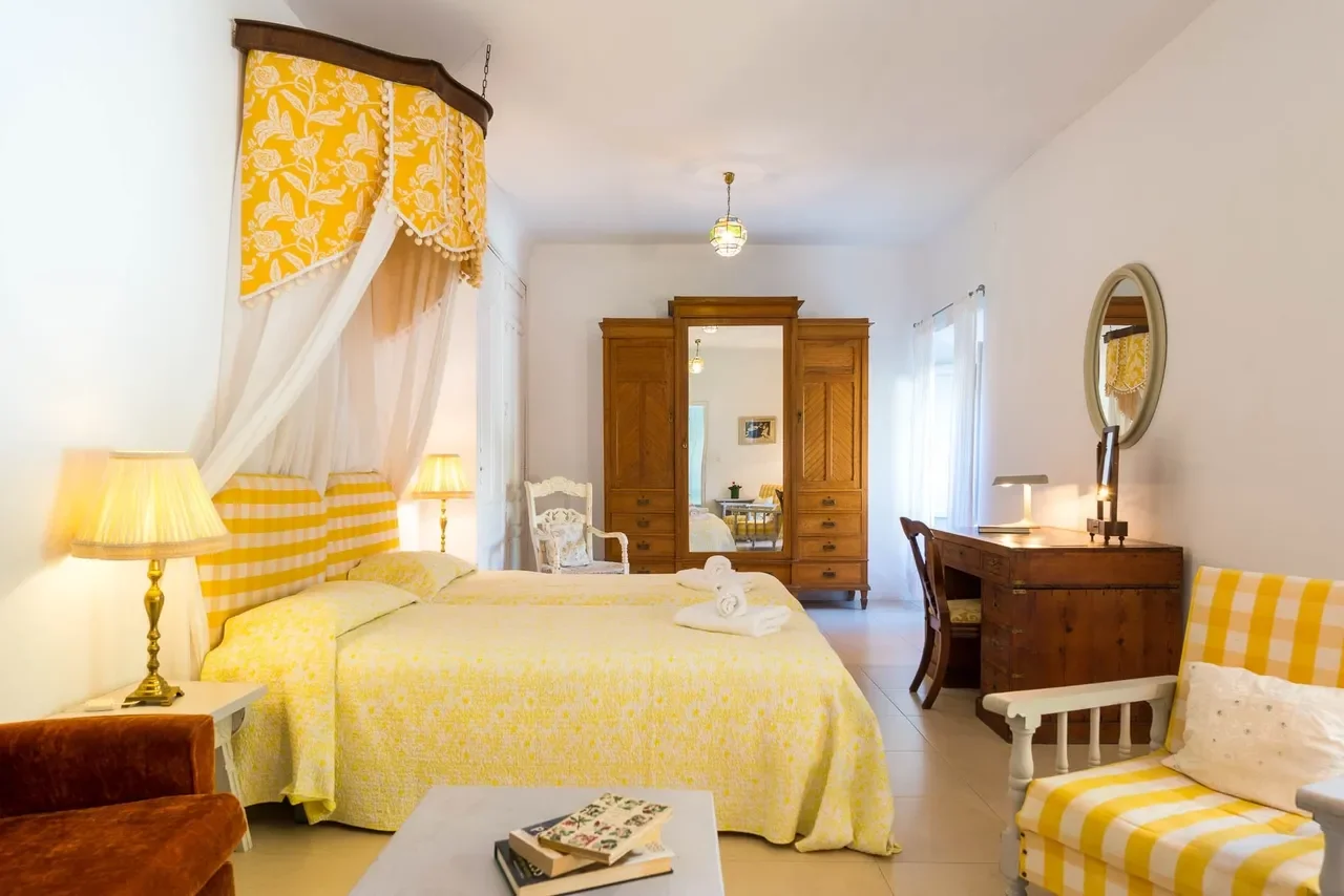bedroom 07.webp
