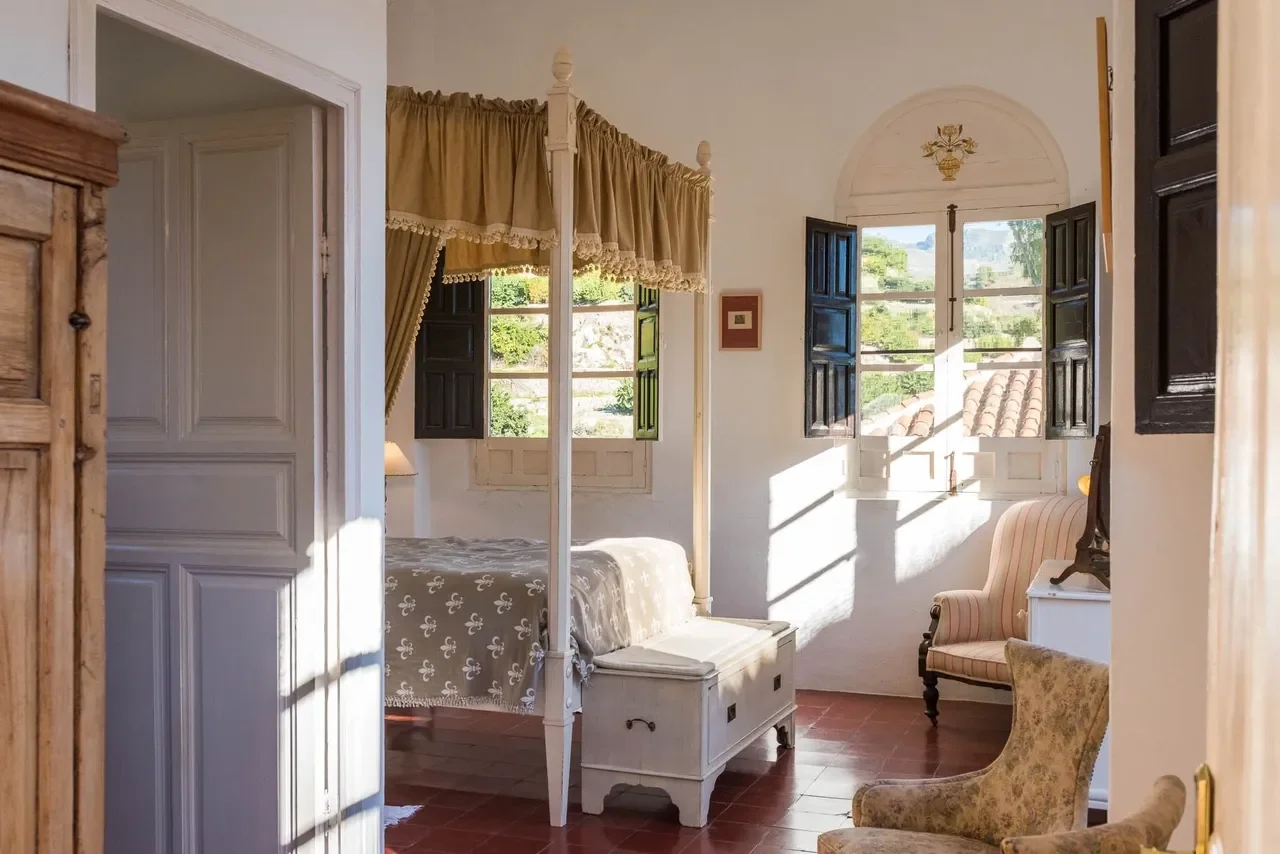 bedroom 08.webp