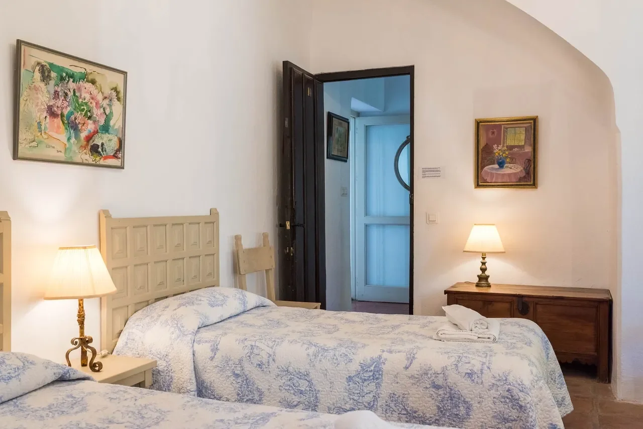 bedroom 09.webp