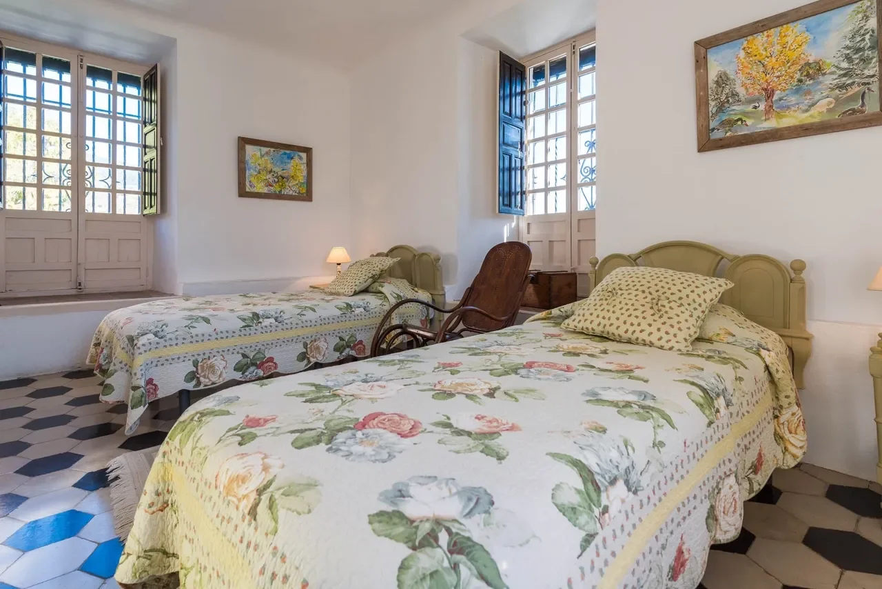 bedroom 10.webp