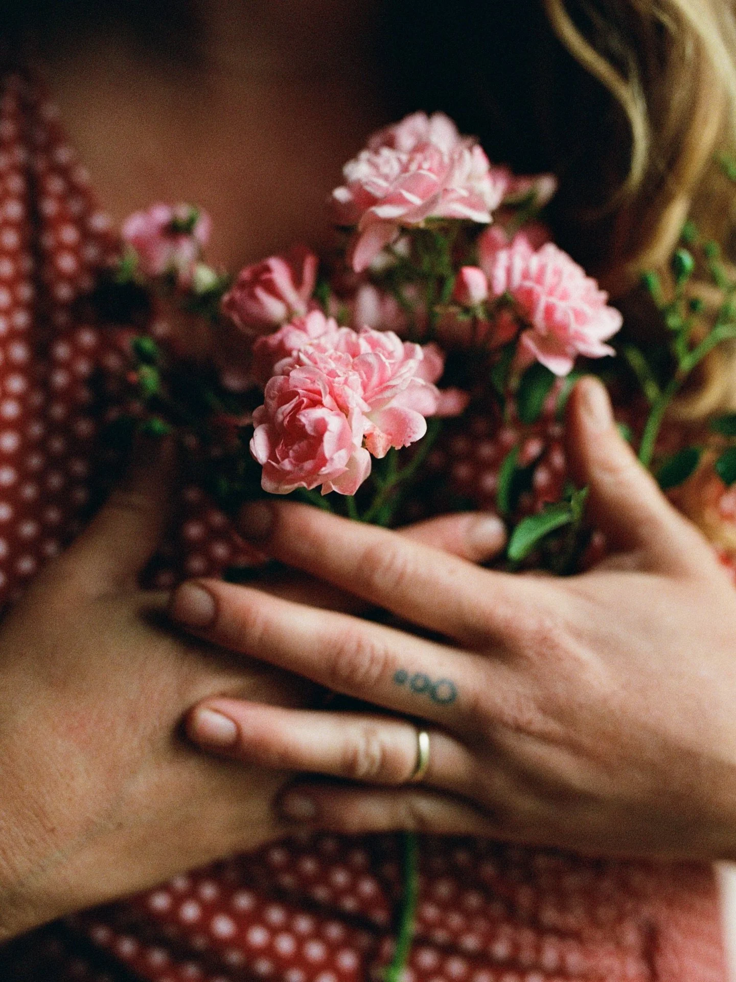 FLOWER FOLKS🌻🌻🌻

I&rsquo;m originally from Maryland, where you often hear people say &ldquo;Hi, folks&rdquo; at a restaurant in an earnest and not cheesy way.

I love the word &lsquo;folks.&rsquo; It&rsquo;s endearing but also inclusive. It makes 