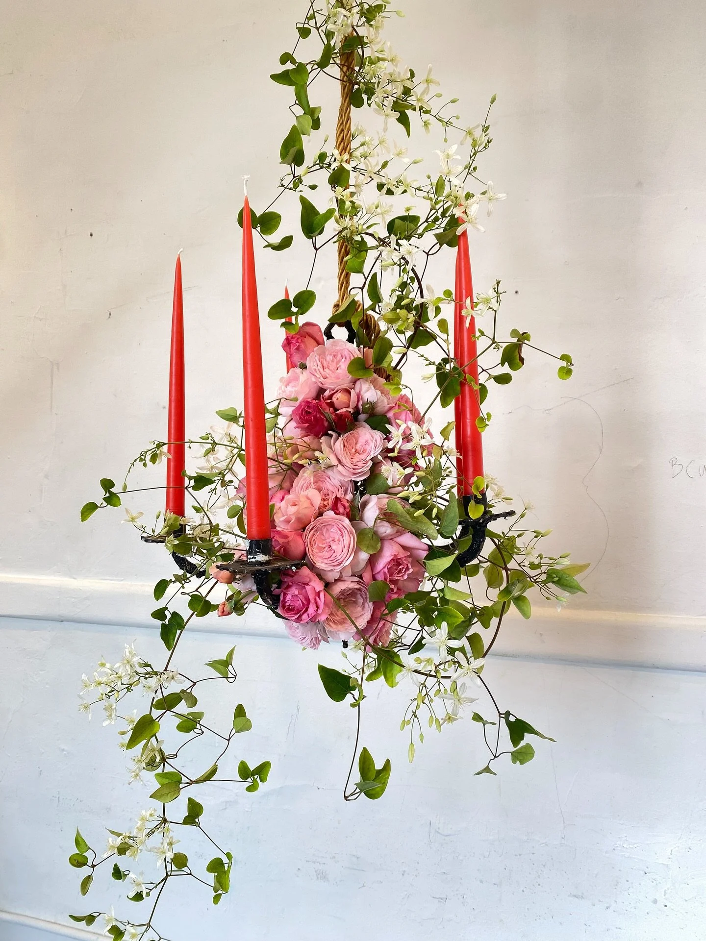 ❓Is floral design ART? Or is it a craft? 

I think about this a lot.

According to the Tate Museum: 

&ldquo;In the past, craft was considered to be a lesser form of art than painting and sculpture because the objects made had a domestic function. Th