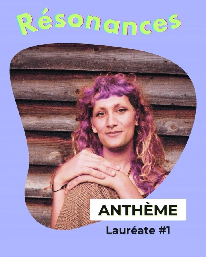 𝑹&Eacute;𝑺𝑶𝑵𝑨𝑵𝑪𝑬𝑺 - Artiste s&eacute;lectionn&eacute;e #1 @antheme.chante 👀

Anth&egrave;me est une renarde 🦊 qui compose &agrave; la lumi&egrave;re tamis&eacute;e de sa chambre, une artiste au grand coeur qui nous a compl&egrave;tement bo