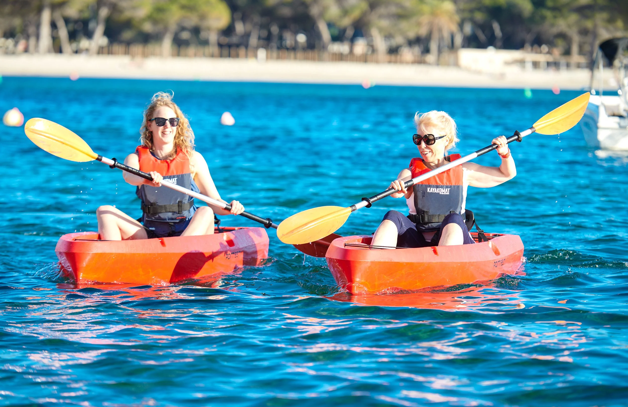 KAYAKOMAT SIT ON TOP MOM AND DAUGHTER 4.jpg