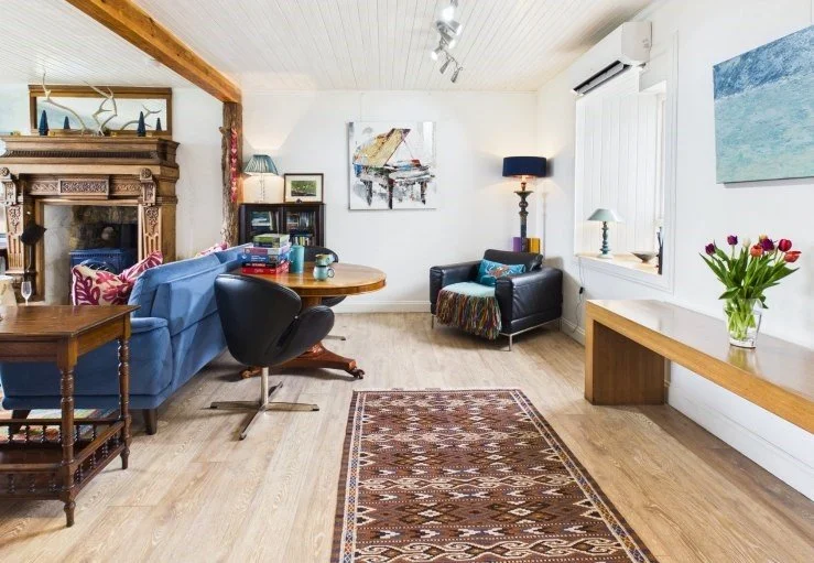 Sea View House Harris.  Dog friendly luxury 2 bed Harris holiday cottage, spectacular sea views. Close to beaches of Luskentyre, Scarista, Northton and Hushinish, boats to St.Kilda, Beaches, Harris brewery and Harris distillery. 