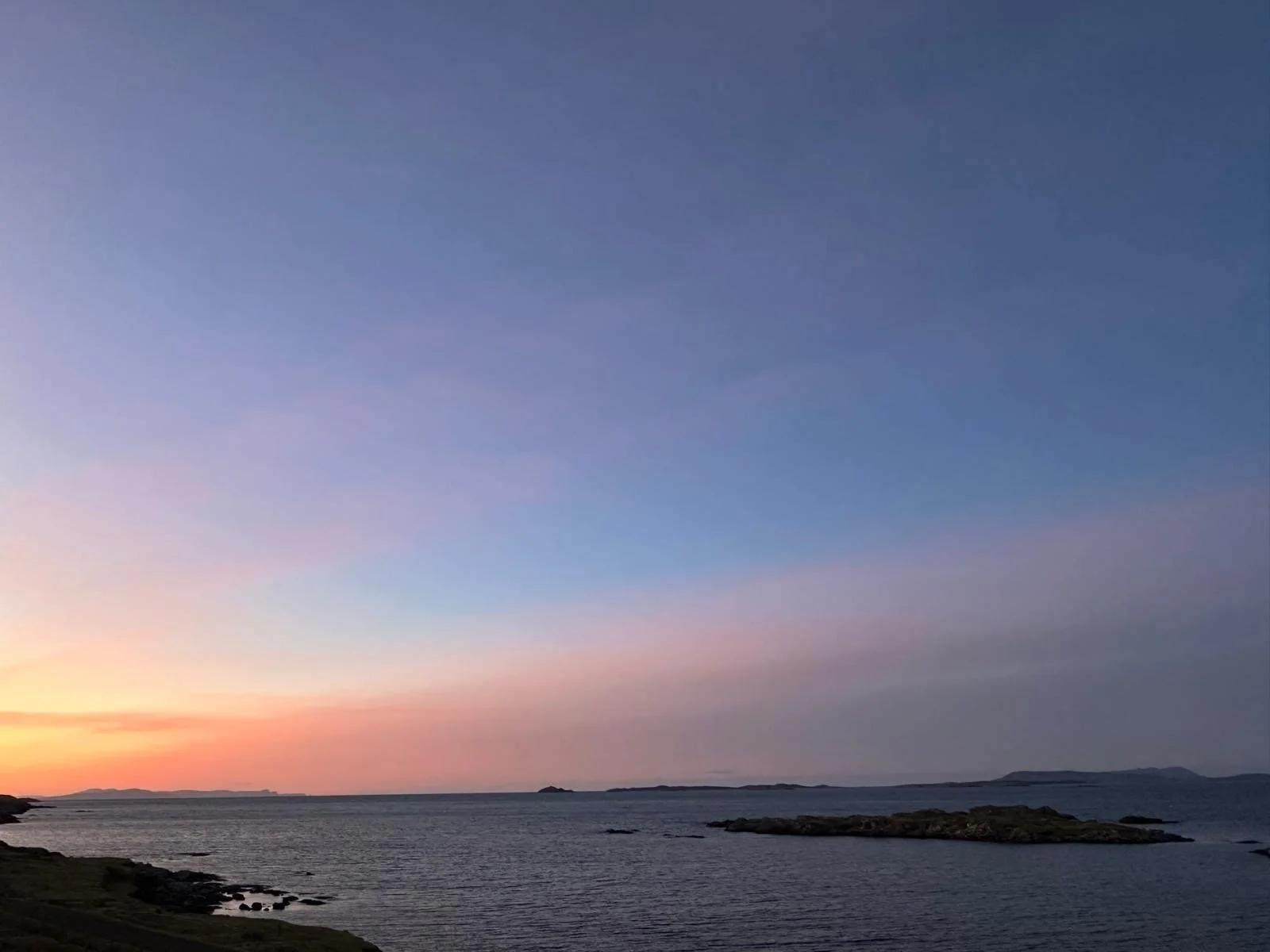 Sea View House is a dog friendly luxury Harris holiday cottage close to Luskentyre beach, Scarista beach, Northton beach and Hushinish beach plus boats trips to St. Kilda, the Harris Brewery and Distillery. 