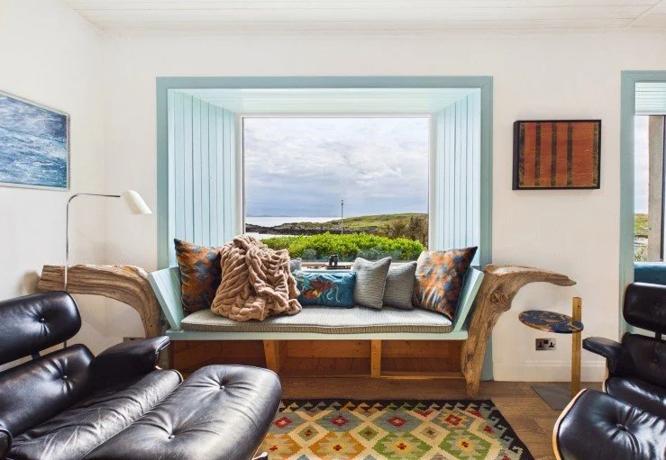 Sea View House Harris.  Dog friendly luxury 2 bed Harris holiday cottage, spectacular sea views. Close to beaches of Luskentyre, Scarista, Northton and Hushinish, boats to St.Kilda, Beaches, Harris brewery and Harris distillery. 