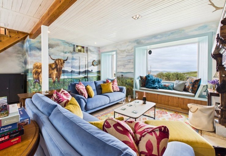Sea View House Harris.  Dog friendly luxury 2 bed Harris holiday cottage, spectacular sea views. Close to beaches of Luskentyre, Scarista, Northton and Hushinish, boats to St.Kilda, Beaches, Harris brewery and Harris distillery. 