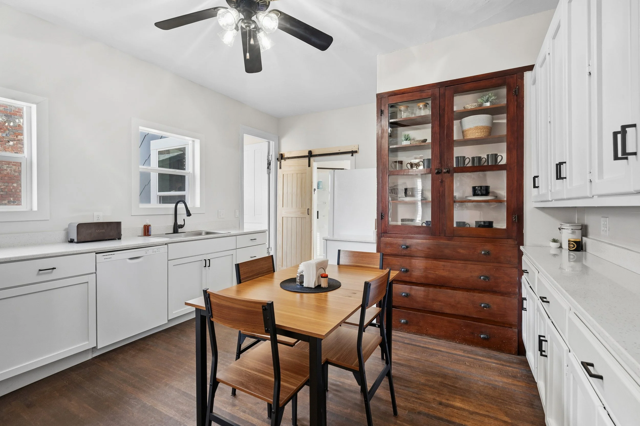 217 s meridian _027.jpg