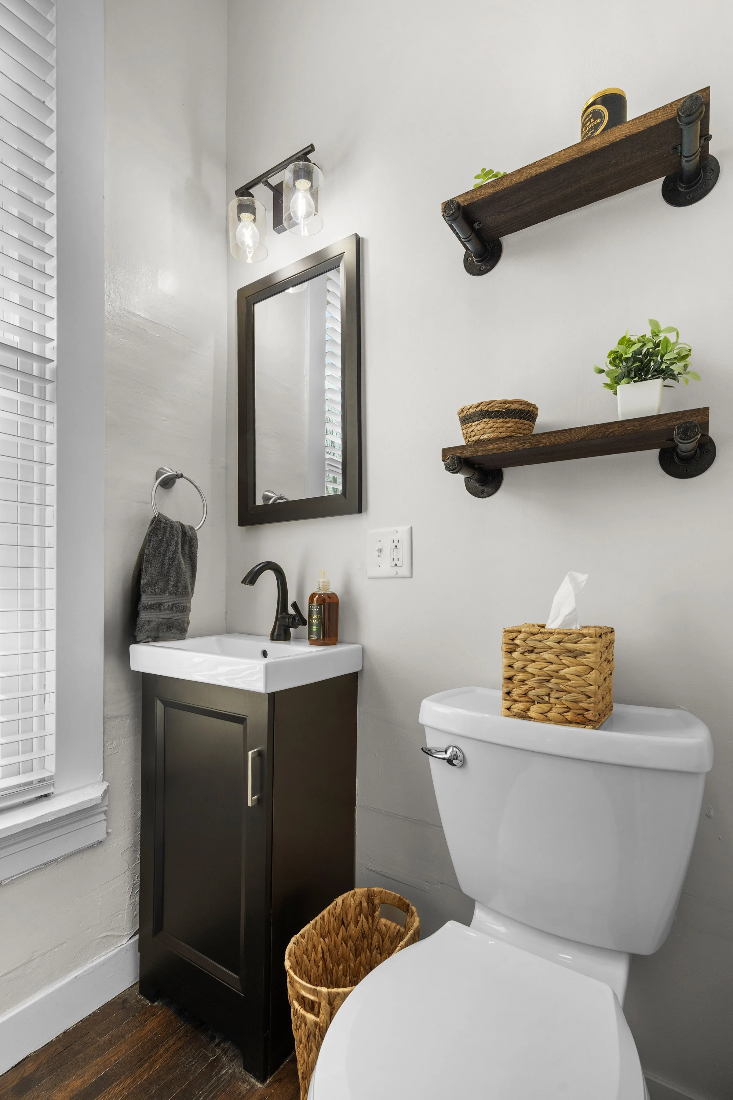 217 s meridian _035.jpg