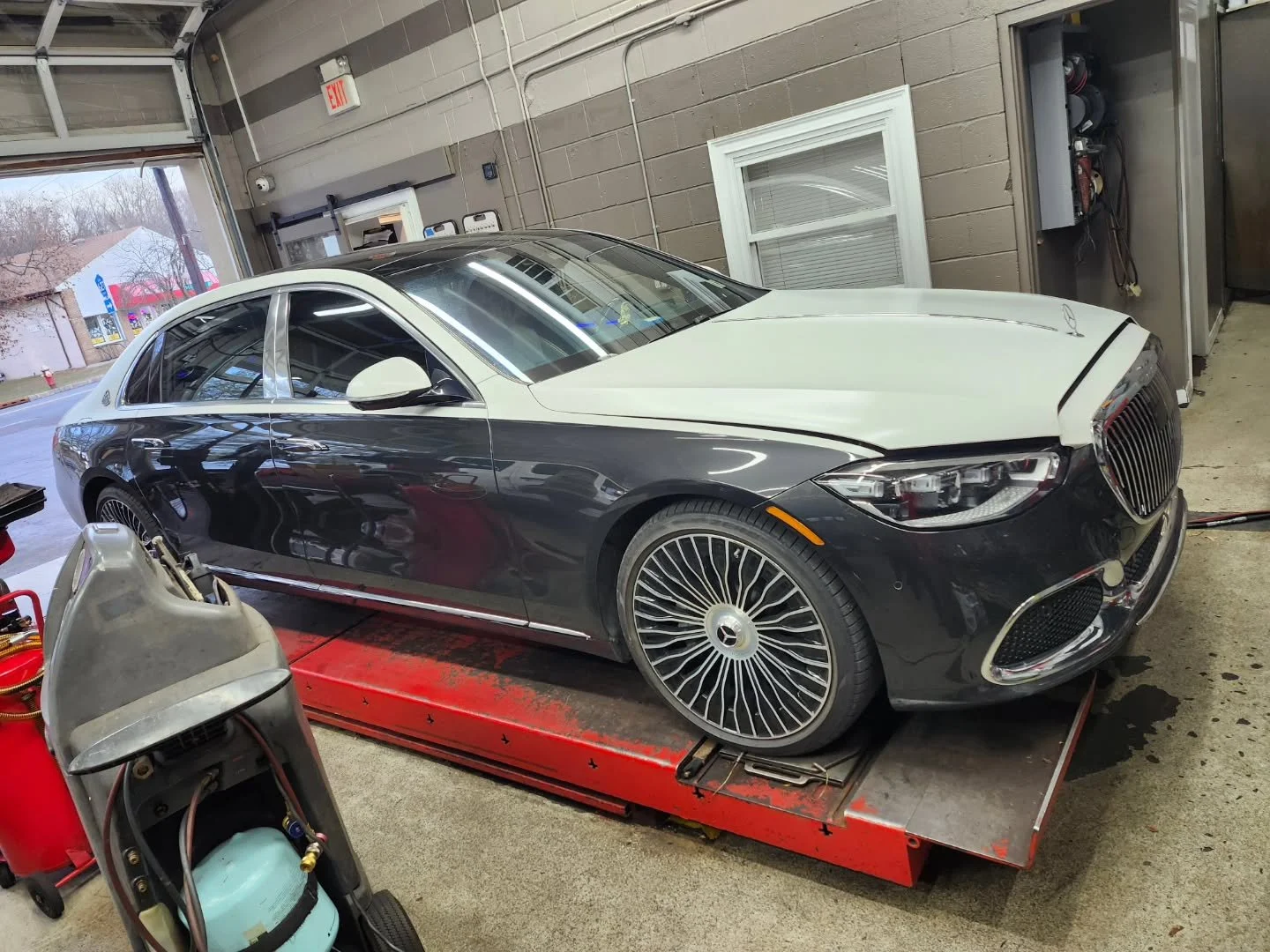 Beautiful Maybach is for service #benz #maybach #euro #German #beautiful #Mercedes