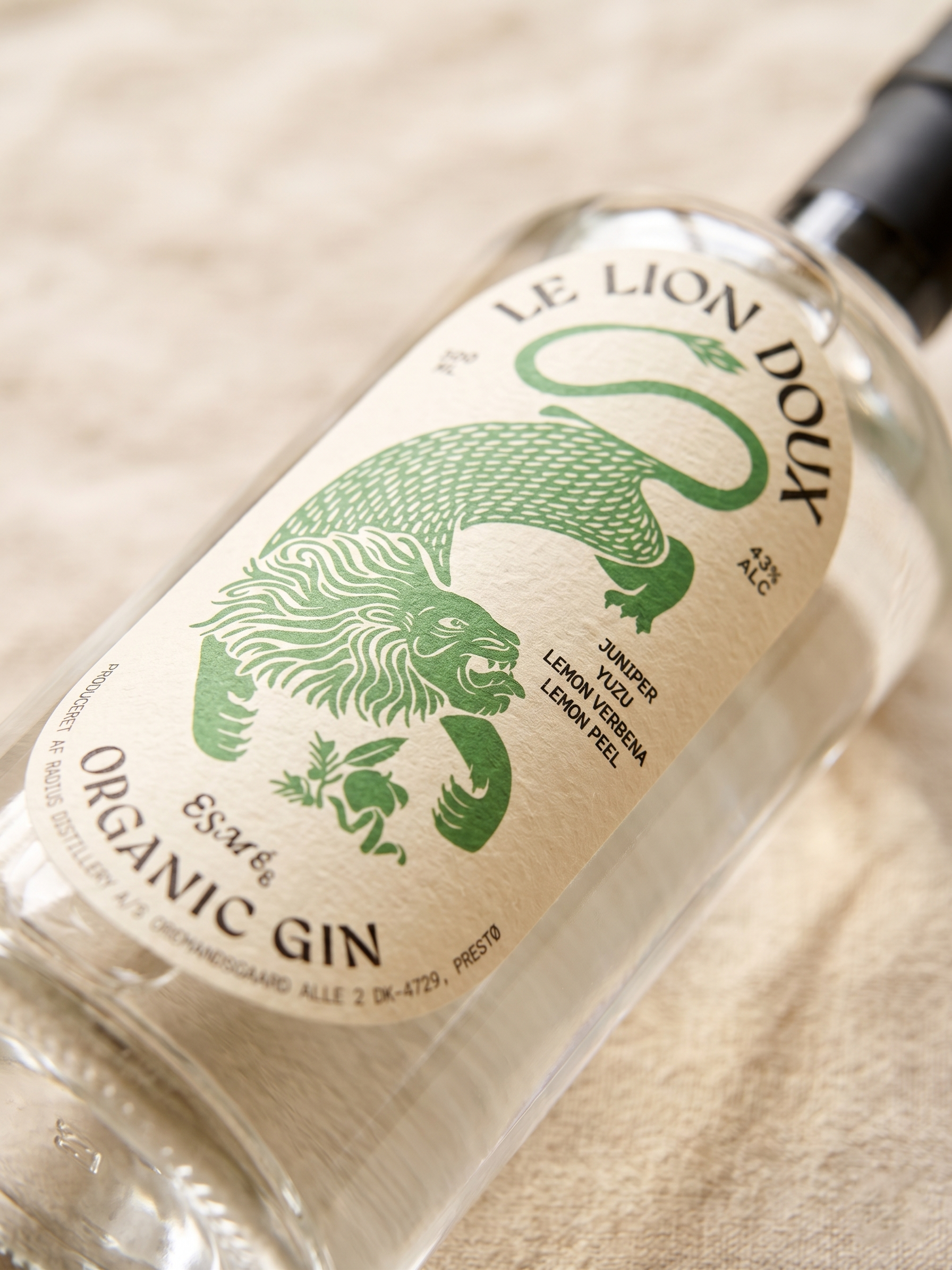 Esmée
Illustration & Label Design