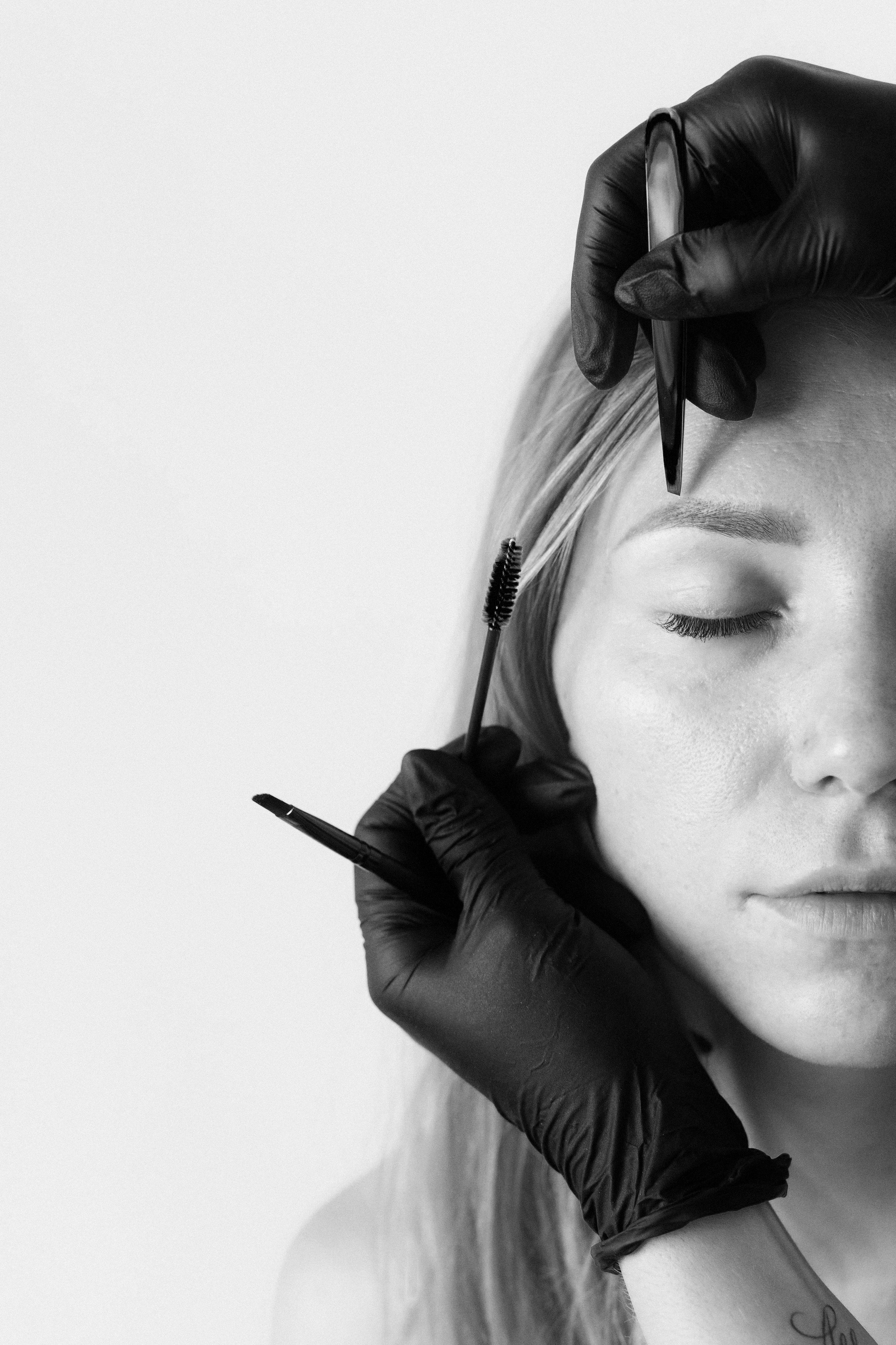 Custom brow mapping and design process for natural-looking powder brows and microblading