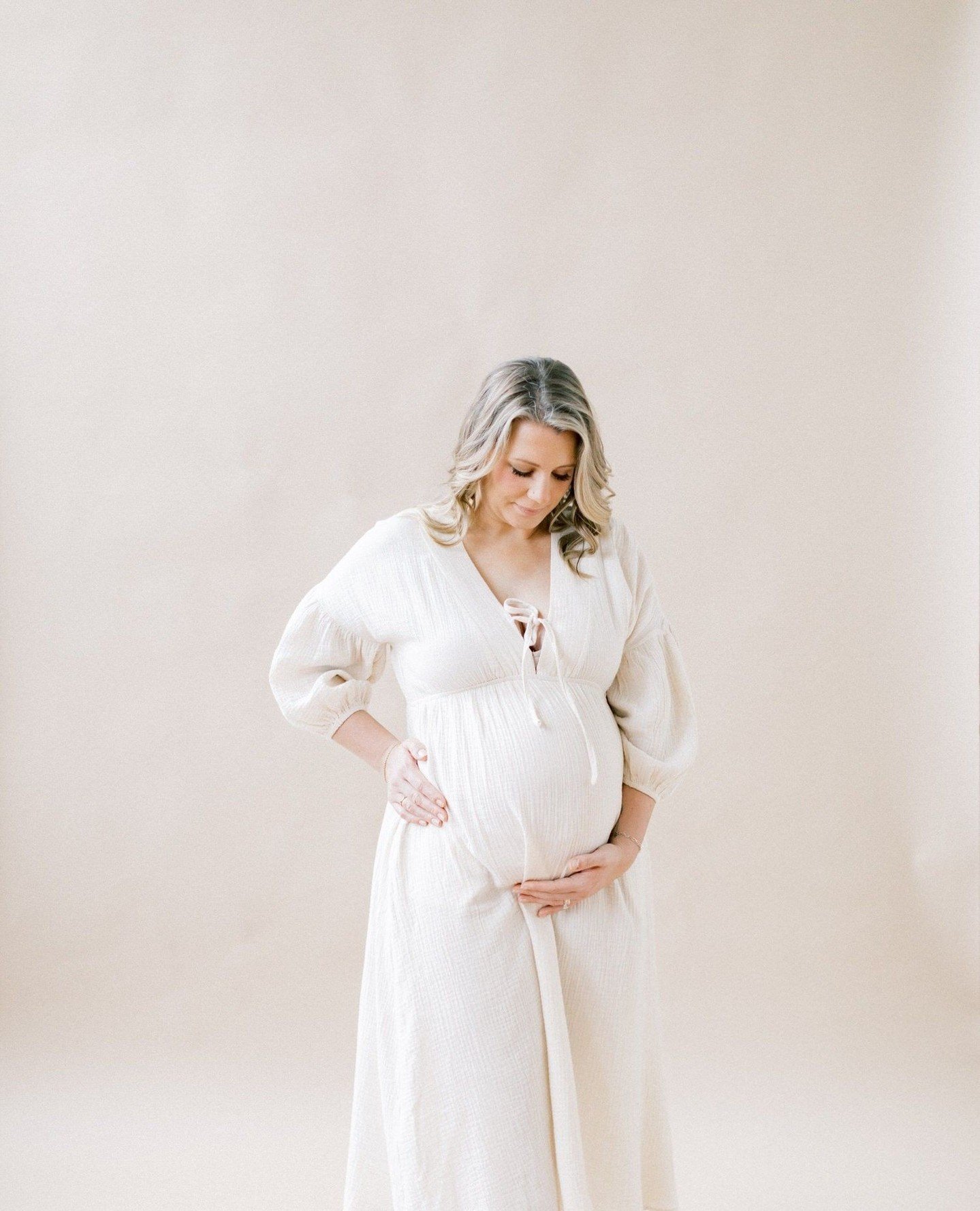 a sunday kind of love 🤍⁠
⁠
⁠
⁠
⁠
⁠
⁠
⁠
⁠
Connecticut film photographer | motherhood photography | motherhood on film | Connecticut motherhood photographer | maternity photography | Connecticut maternity photographer | Connecticut family photographer