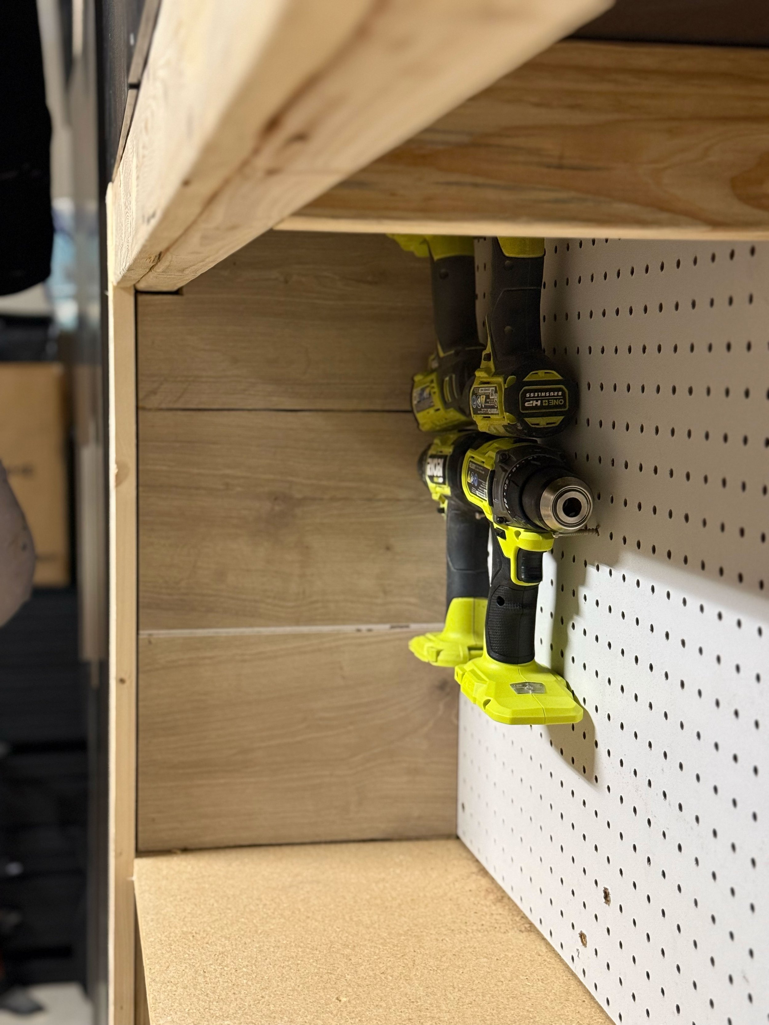GarageShelf-Details.jpg