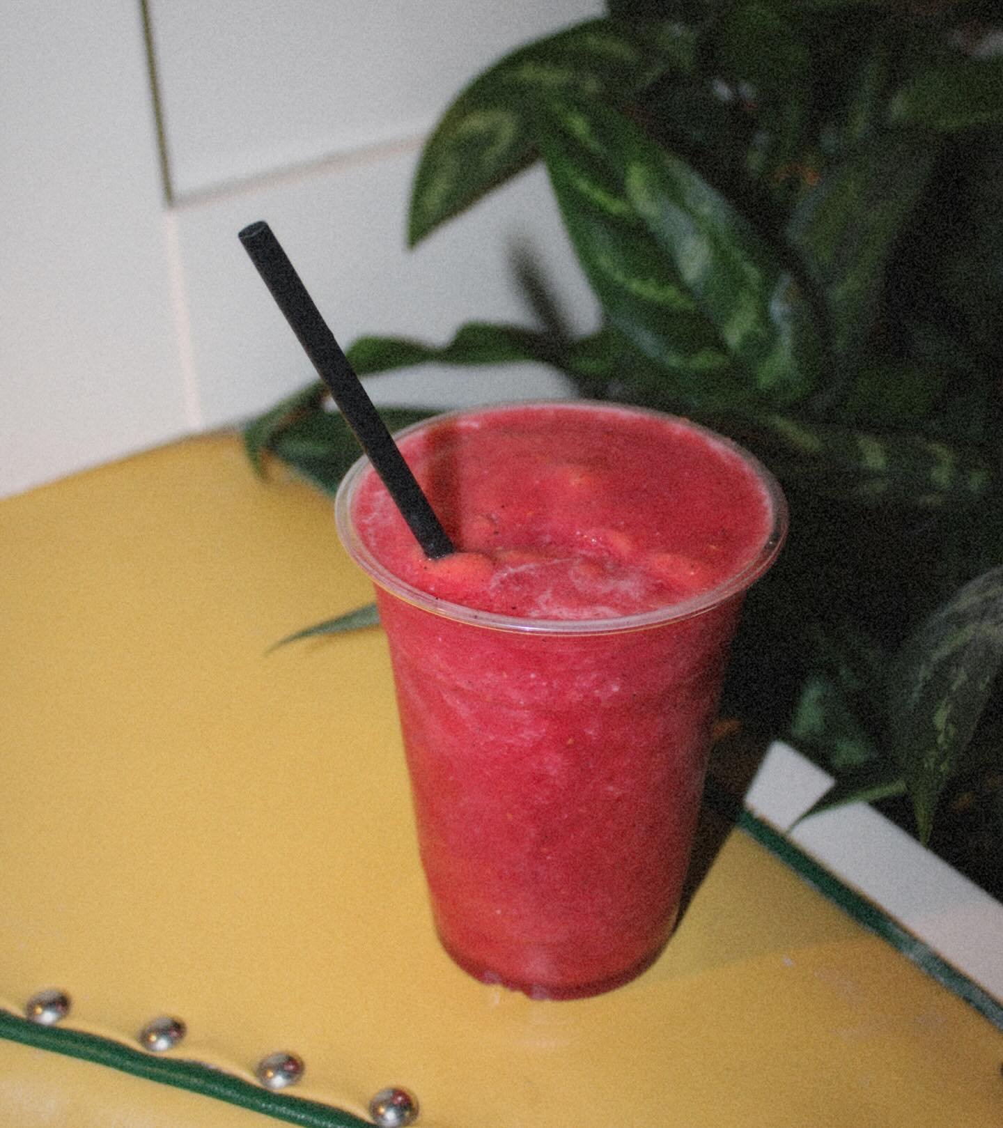 we might not have cinnamon rolls this weekend, but we&rsquo;ll always have smoothies. see you tomorrow &lt;3