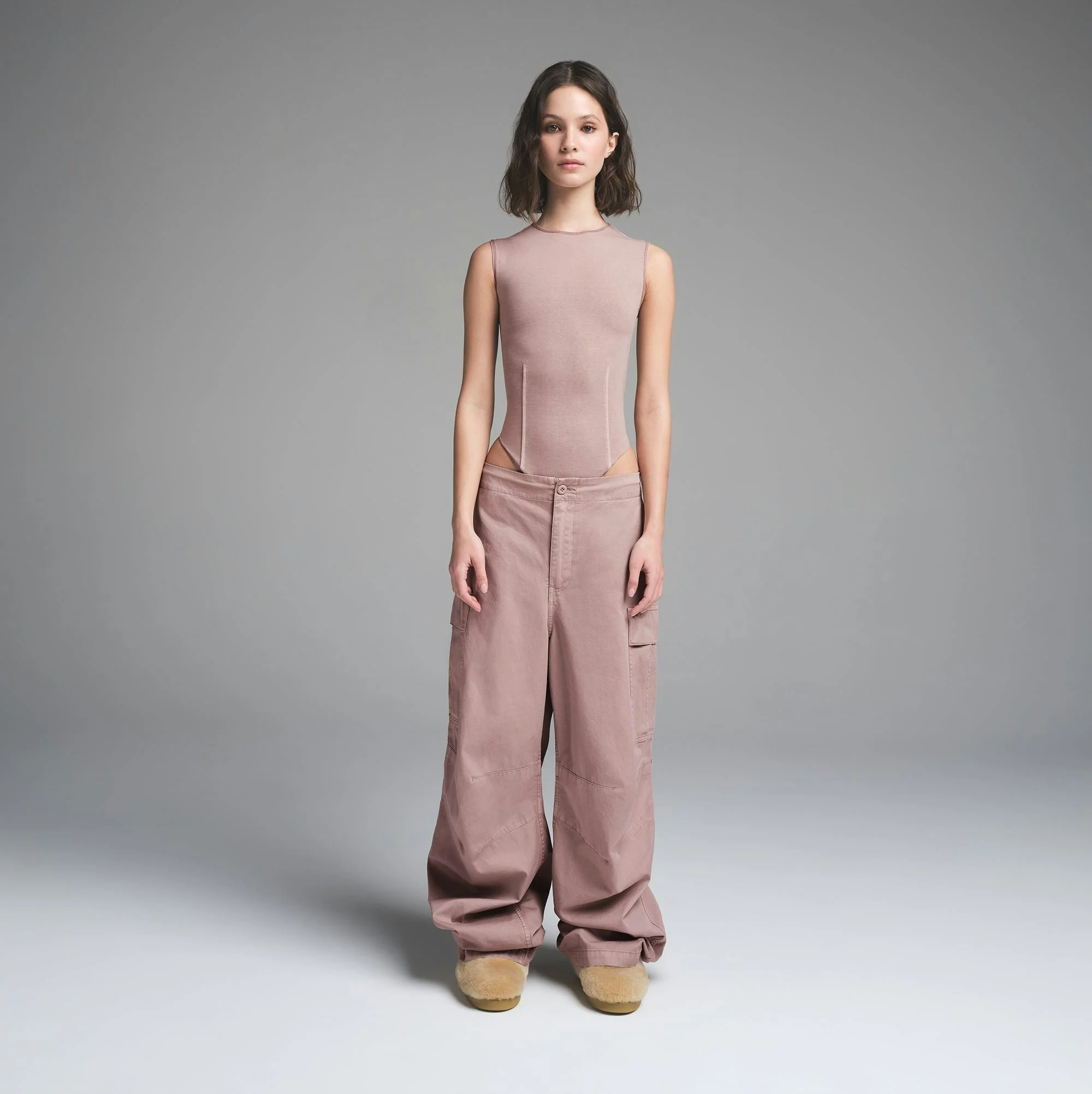 SL-THG-7113W-FWN-BA-SKIMS-LOUNGEWEAR_0002-FR.jpg