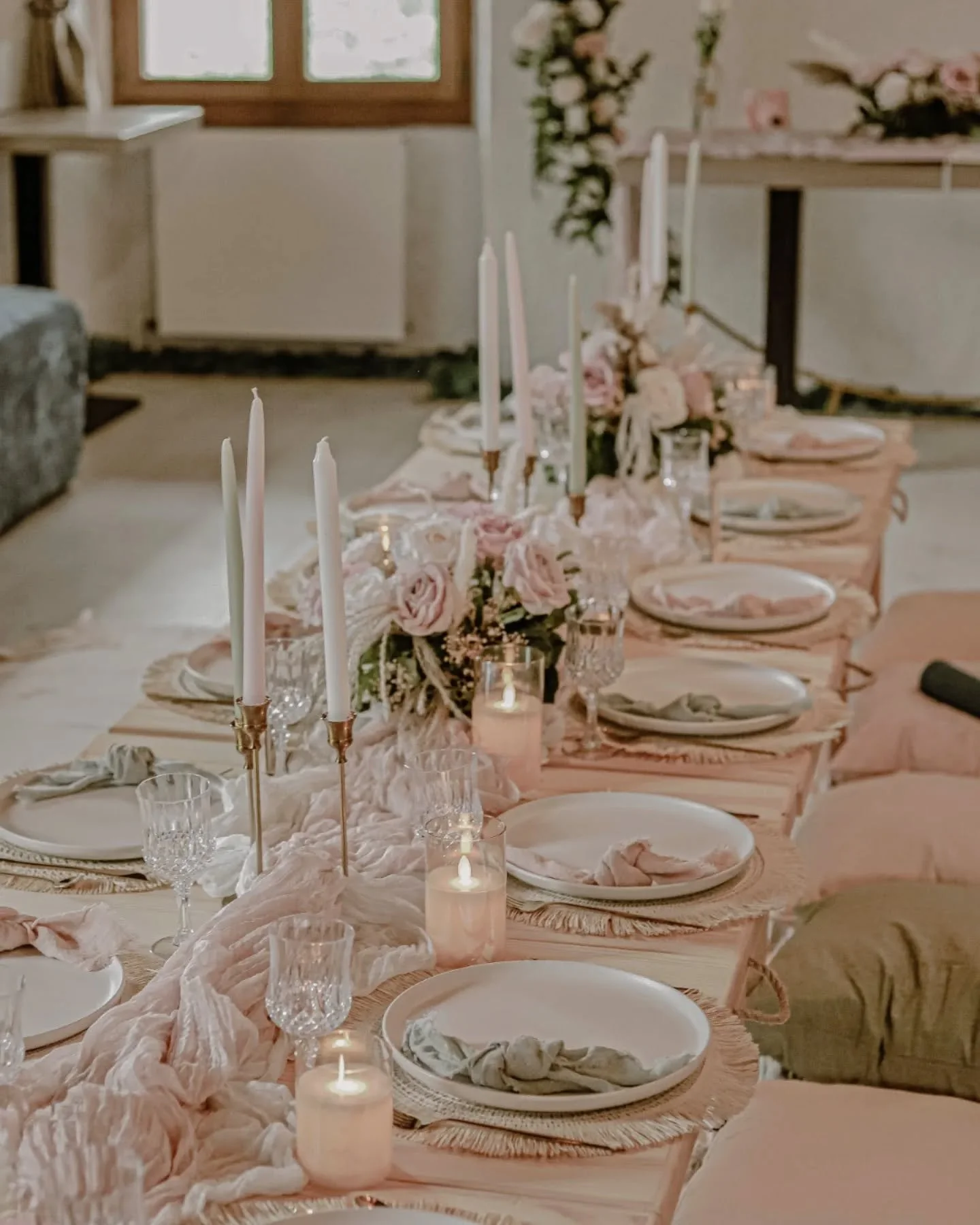 Vos moments pr&eacute;cieux ne s'arr&ecirc;tent pas avec le changement de saison, et nous non plus ! Nos pique-niques de luxe continuent d&eacute;sormais en int&eacute;rieur ! Vous souhaitez f&ecirc;ter un anniversaire, une baby shower, un d&icirc;ne