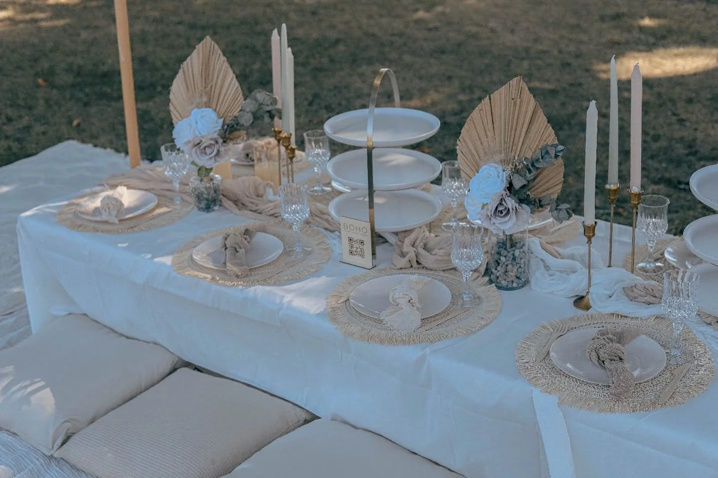 Pique-nique de luxe dans les tons beige avec une touche de vert sauge 😍
Nous installons en int&eacute;rieur comme en ext&eacute;rieur pour tous vos &eacute;v&eacute;nements de vie : anniversaires, baby shower, bachelorette party, b&acirc;ptemes, mar