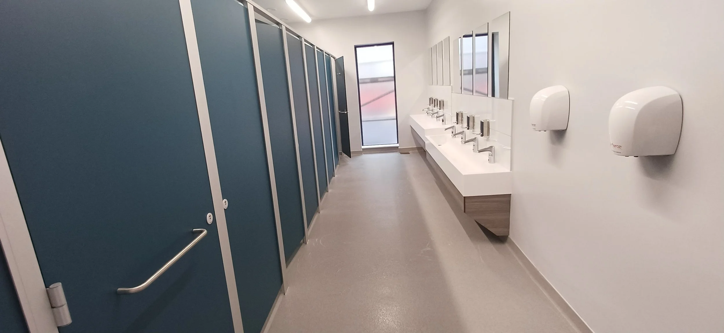 This was the new toilet block installation that was done in the new Gilfach ddu station in 
Llanberis 