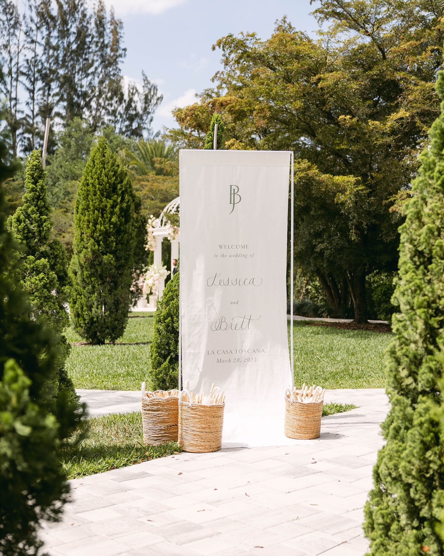 Welcome to the wedding of Jessica &amp; Brett ✨

There is nothing like seeing months of collaboration come to life in moments like this!  The creative team surrounding J&amp;B&rsquo;s vision for their Italian-inspired day brought out the very best. G