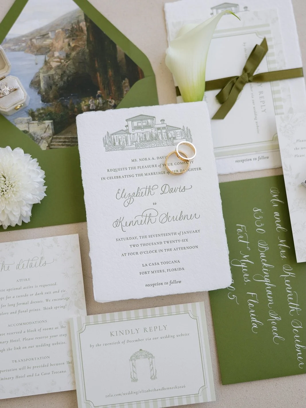 The ceremony of Elizabeth &amp; Kenny 🫶🏻 Full of emotion, surrounded by love, and a such a fresh take on the space at @lacasatoscana - a dream! The Scribners are now live on the blog! 

Venue: @lacasatoscana 
Photographer: @sydneytobinphoto 
Conten