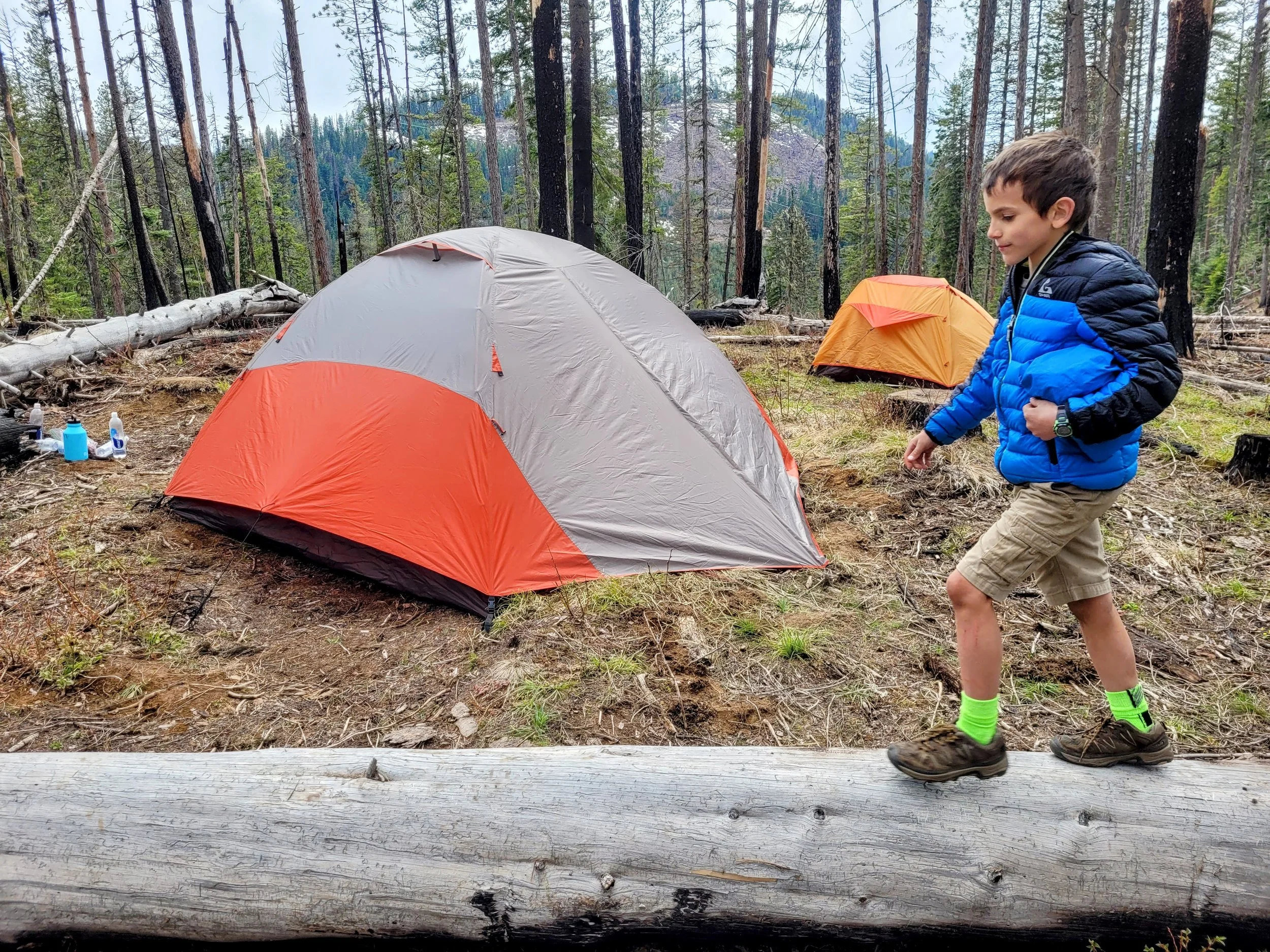5 Tips to Keep Kids Warm at Night While Camping