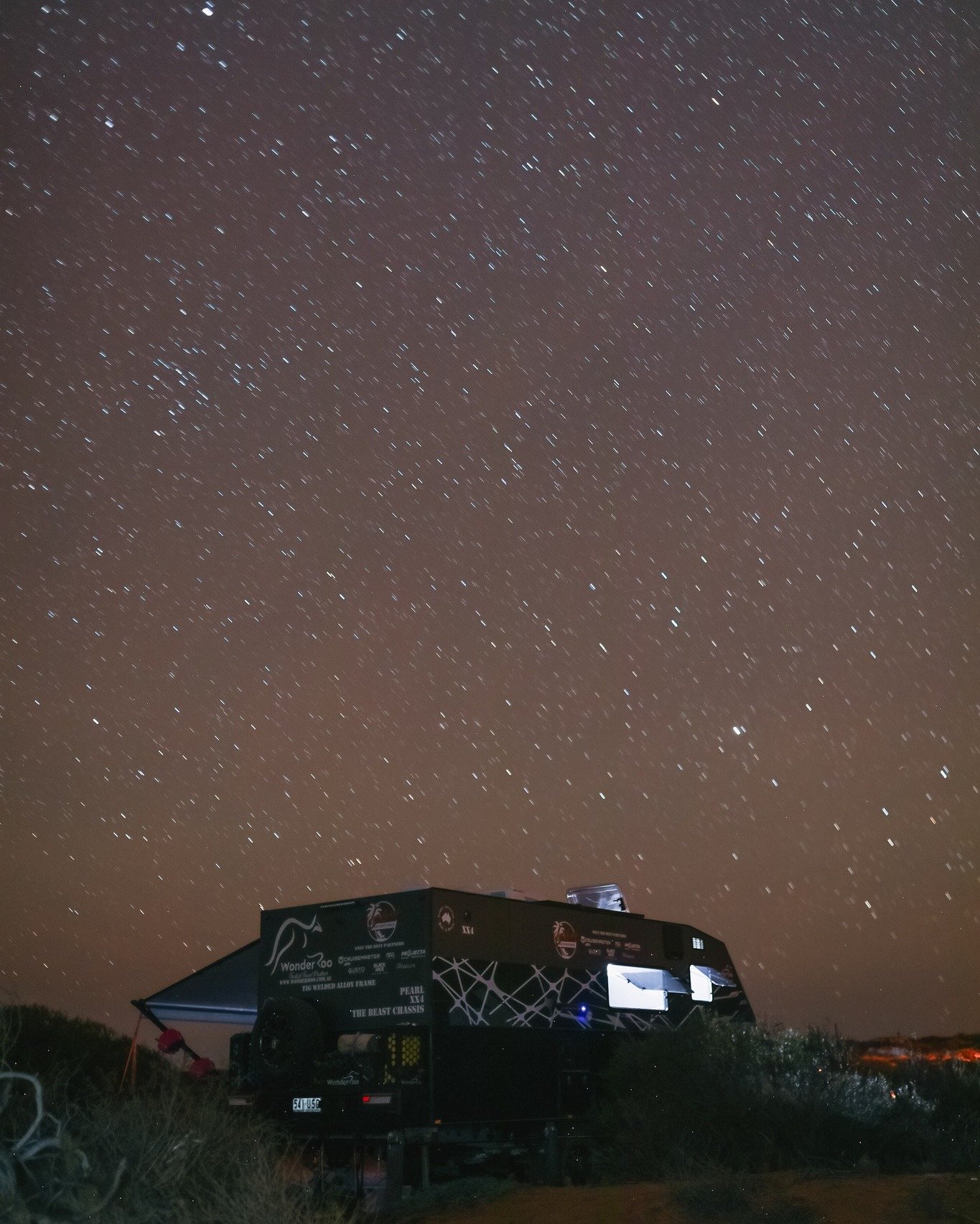 Finally no light pollution to start giving the sky a go... need some practice 😅 But it's all pretty unpopulated from here up so should definitely have an another chance! 🌠 #campingwiththemorgans @wonderroocaravans #wonderroocaravans