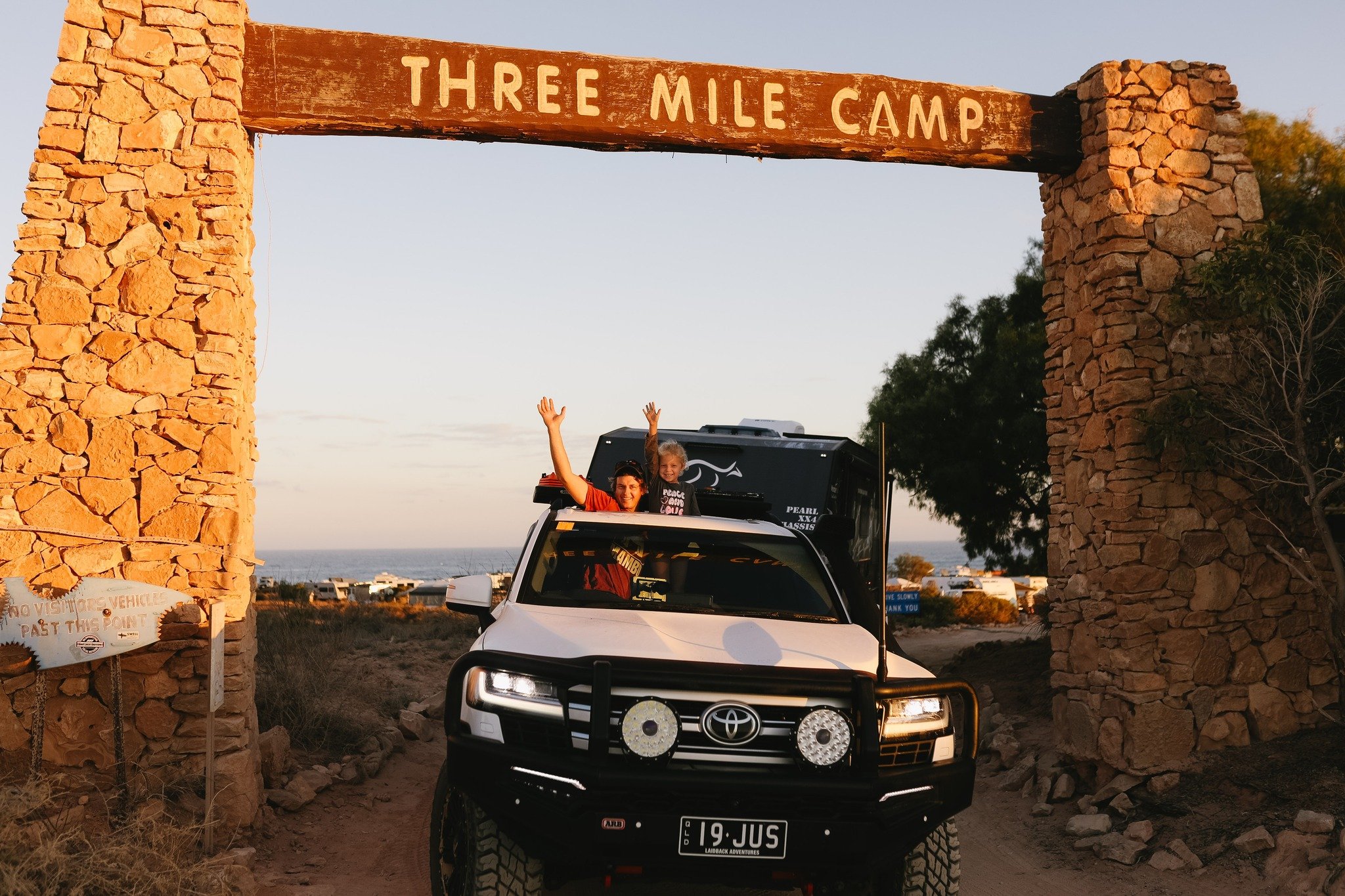 Gnaraloo bliss 🌊 a last minute addition to the itinerary, we hand&rsquo;t heard of this station until it was all the talk of the travellers that we got FOMO and squeezed it in. SAVE if you you think you&rsquo;d enjoy it too!

@gnaraloostation 3 MILE
