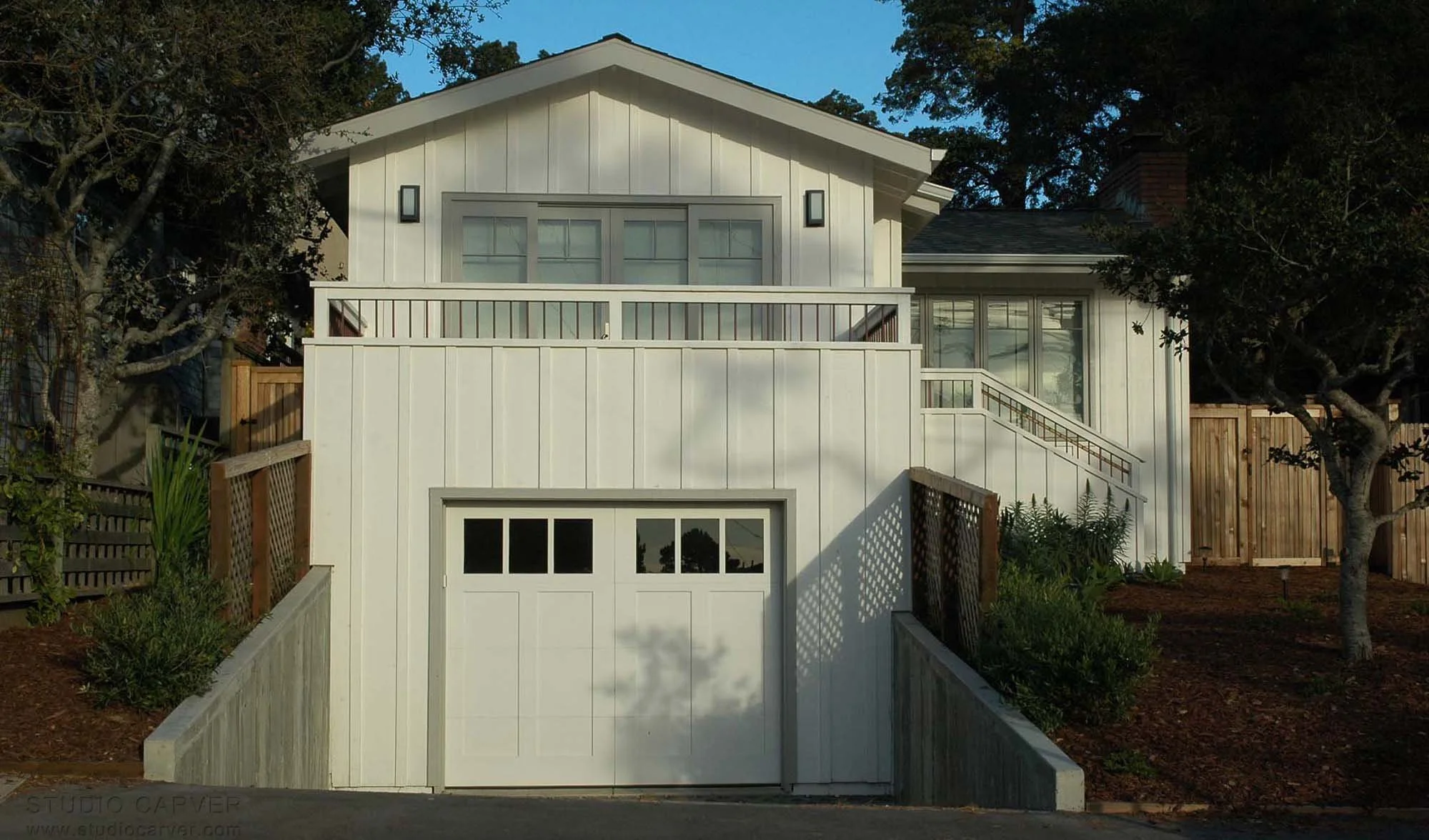 Discover Jasper’s Retreat on Monte Verde Street in Carmel, CA. Studio Carver's transformation brings in more light and lively interior finishes to this unique home.