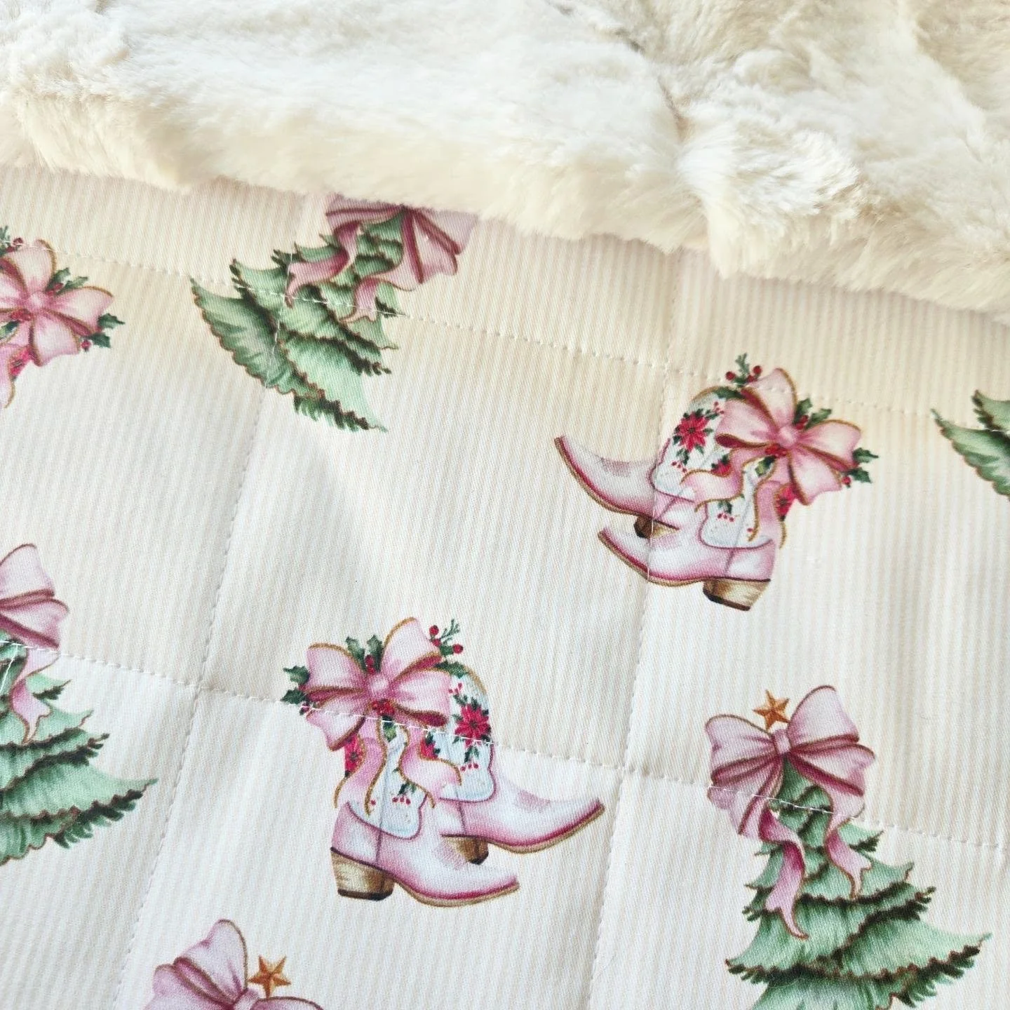 A little sneak peek of this year's Christmas Stocking glow up. This print is called Dolly 👢

Almost 100% of you voted for the watercolor prints so that's what I went with. Can't wait to show you the rest.

Stay tuned!