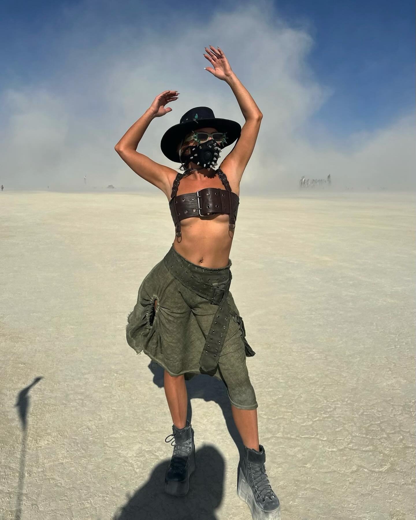 a girl who books a tan to go to the desert is 
my kinda girl 😉🌵

@thelaurenchavez