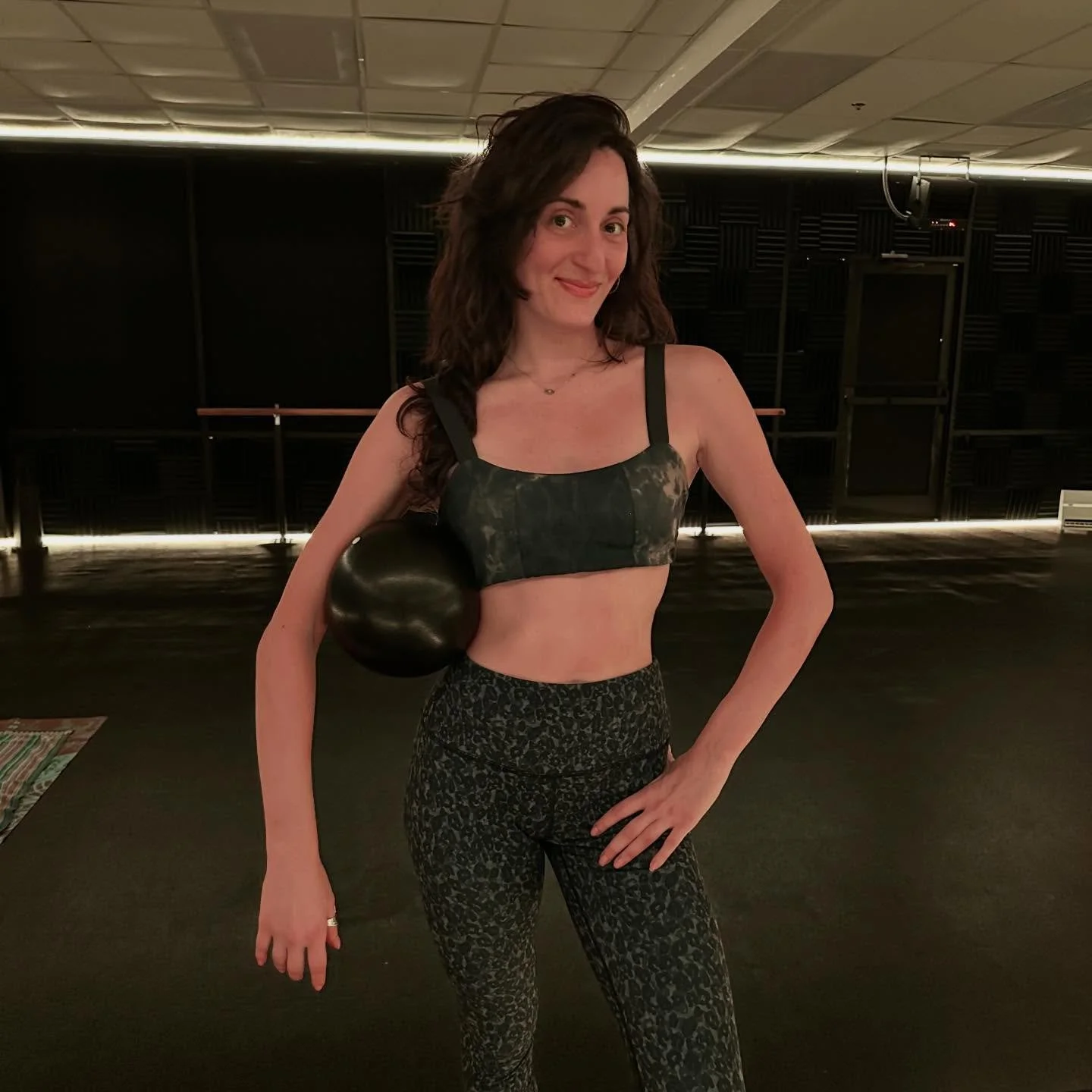 So excited to welcome my dear friend Rosalia Panepinto @rosaliartz for a special visit to @namastayfit_ from London ✨

She&rsquo;s an NYC-born Italian American dancer, performer, and teacher, trained at the Joffrey Ballet School and touring internati