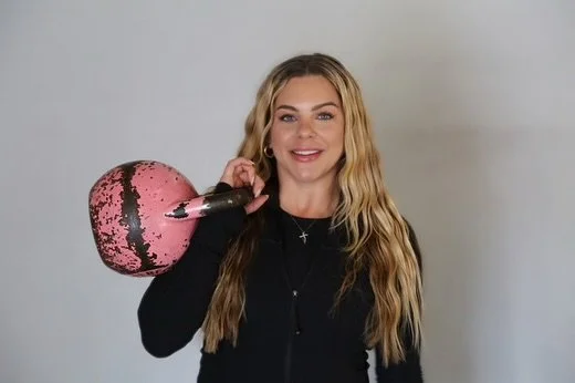 @sammmysue is BACK for a very special Kettlebell Bootcamp 💥

Join us next Monday at 6 PM for a one time only class while she is visiting Arizona. You do NOT want to miss this chance to train with her 🔥

We are so excited to have her energy back in 